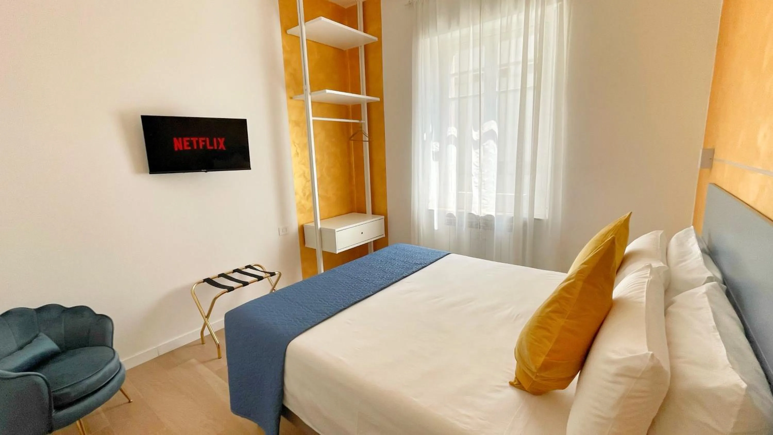 Bed in Color Houses Pescara Centro