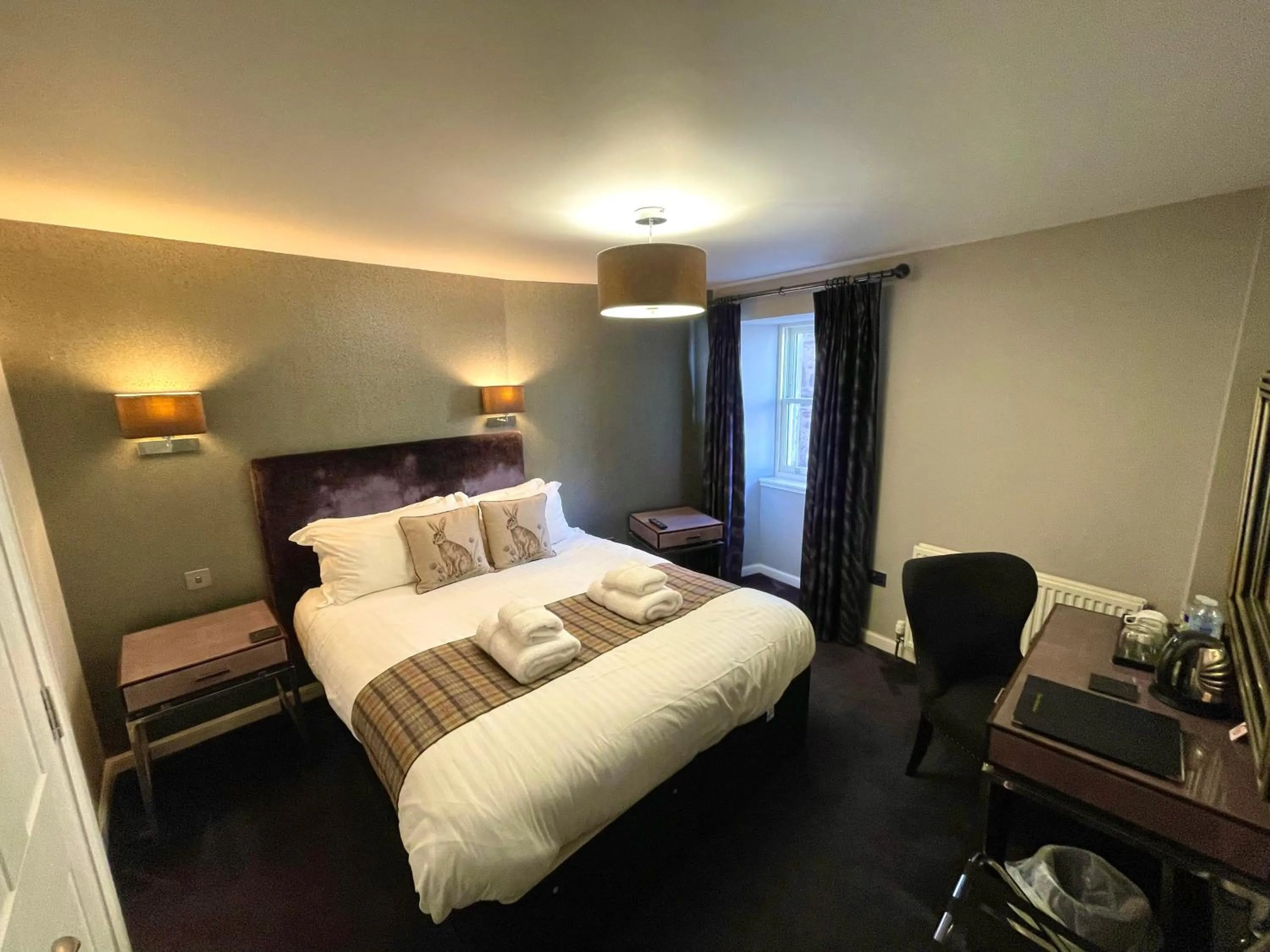 Double or Twin Room with Partial Sea View in Shorehead Guest House
