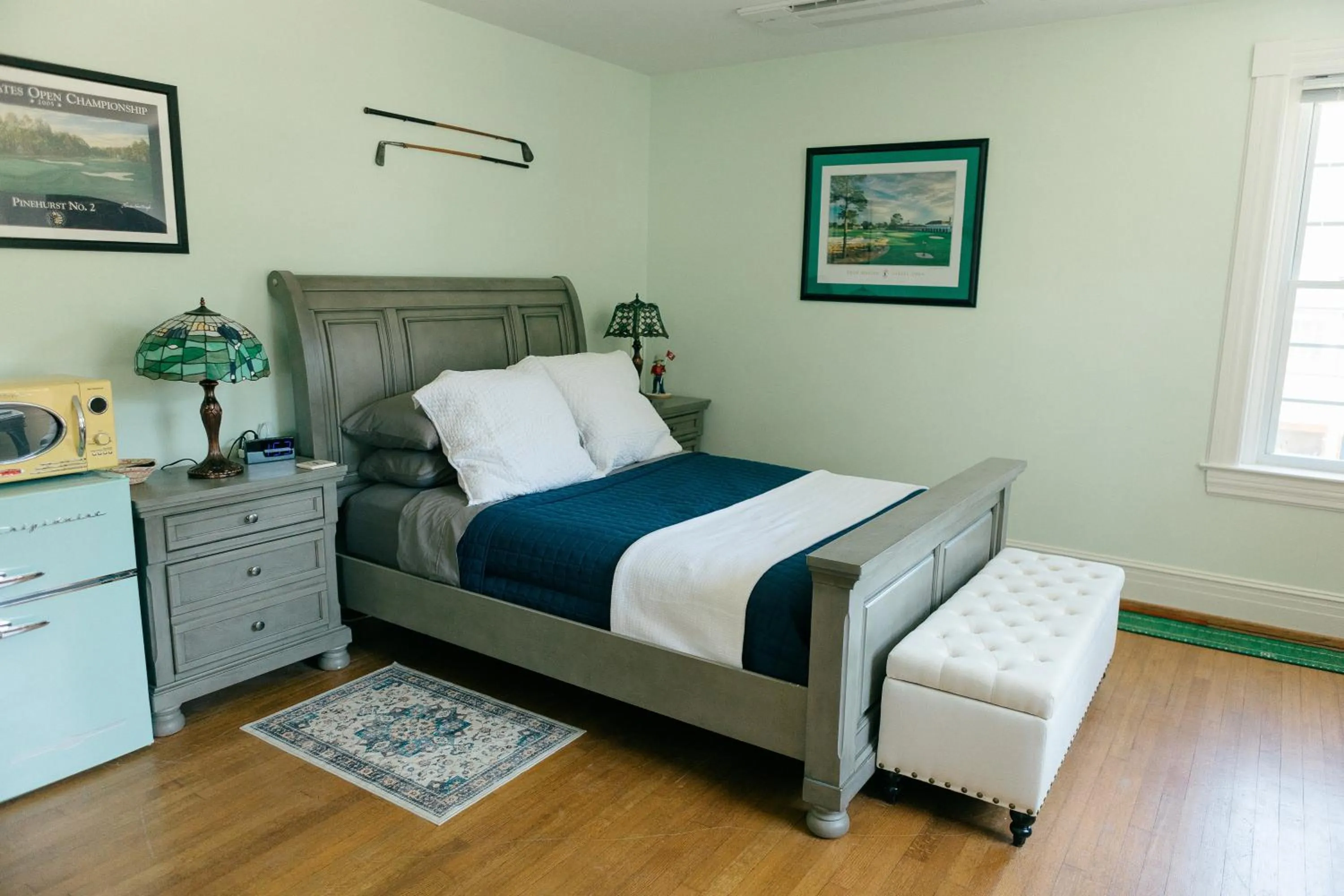 Deluxe Double Room with Shower in The Carriage House Inn Bed and Breakfast