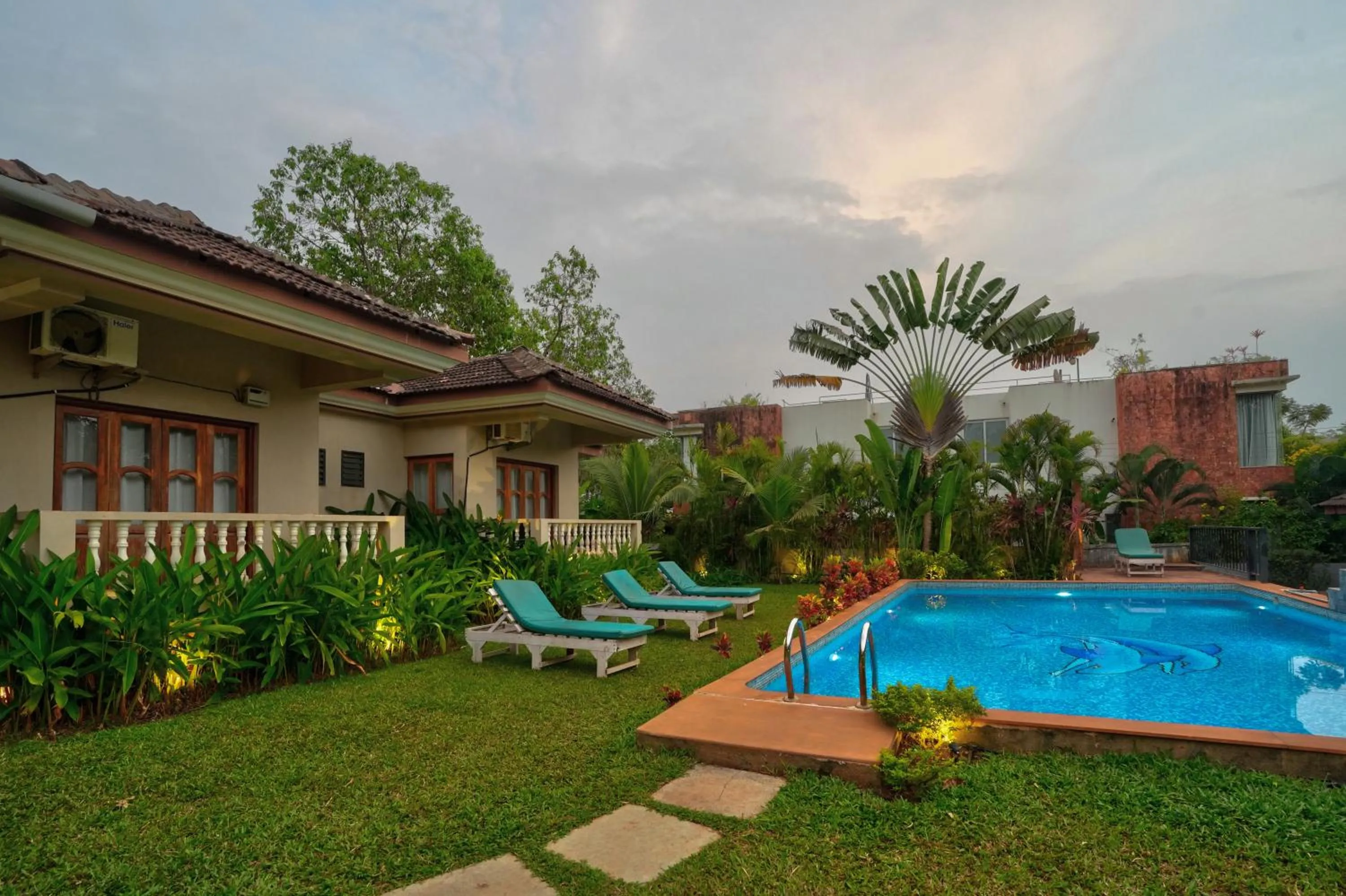 Swimming pool in Casa De Royale - Anjuna