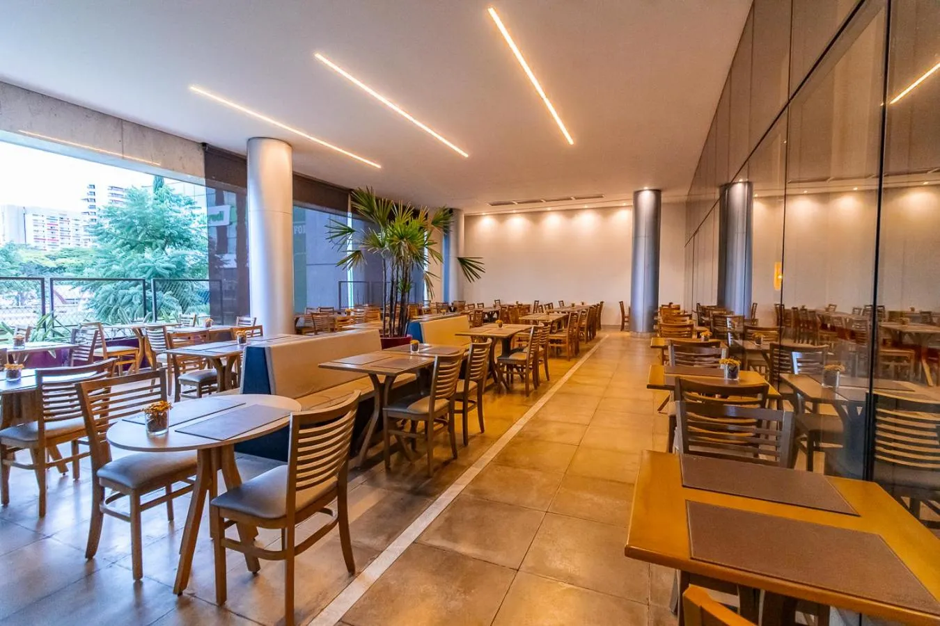 Restaurant/places to eat in OZPED Flats Particulares Edifício Alvorada