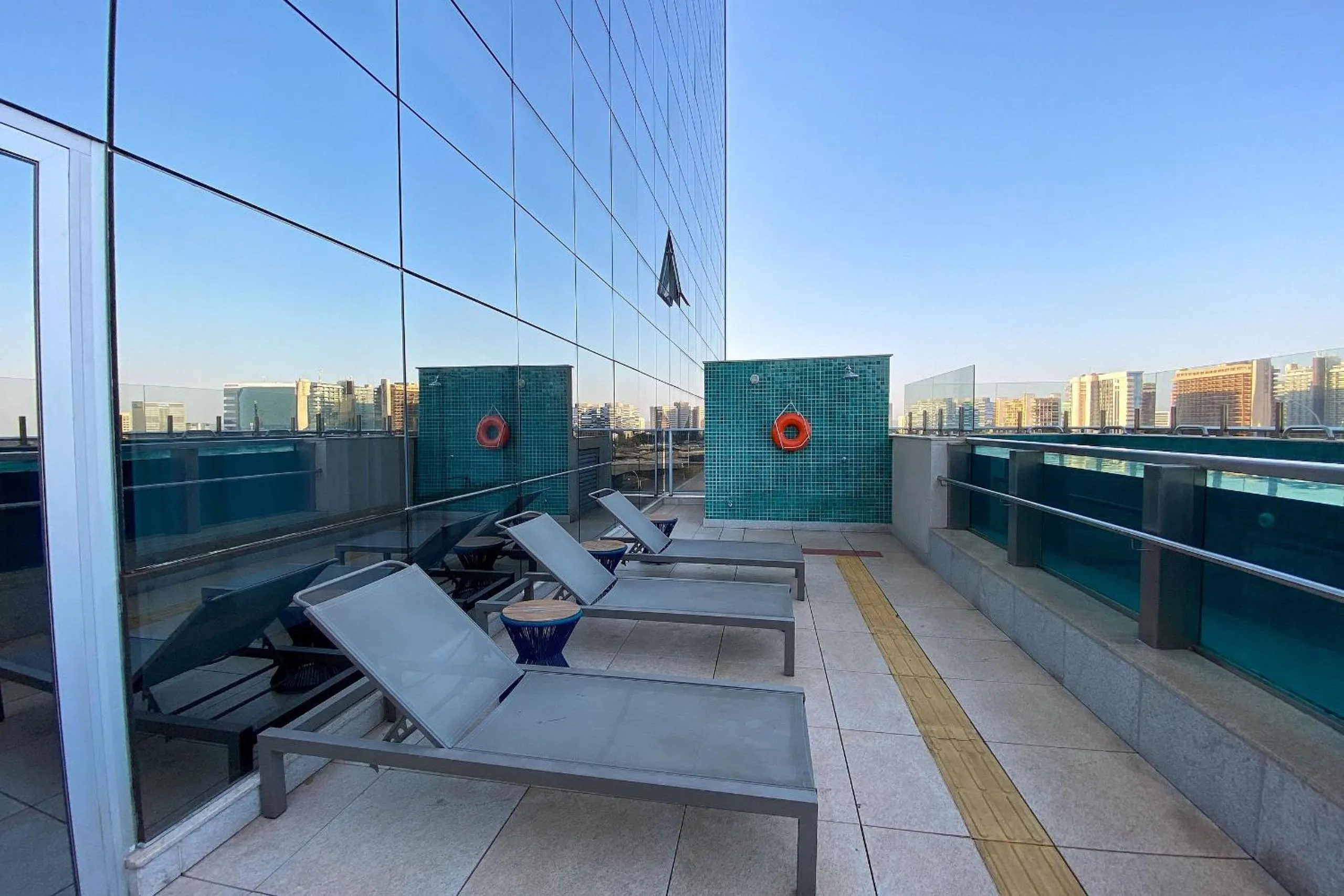 Swimming pool in OZPED Flats Particulares Edifício Alvorada