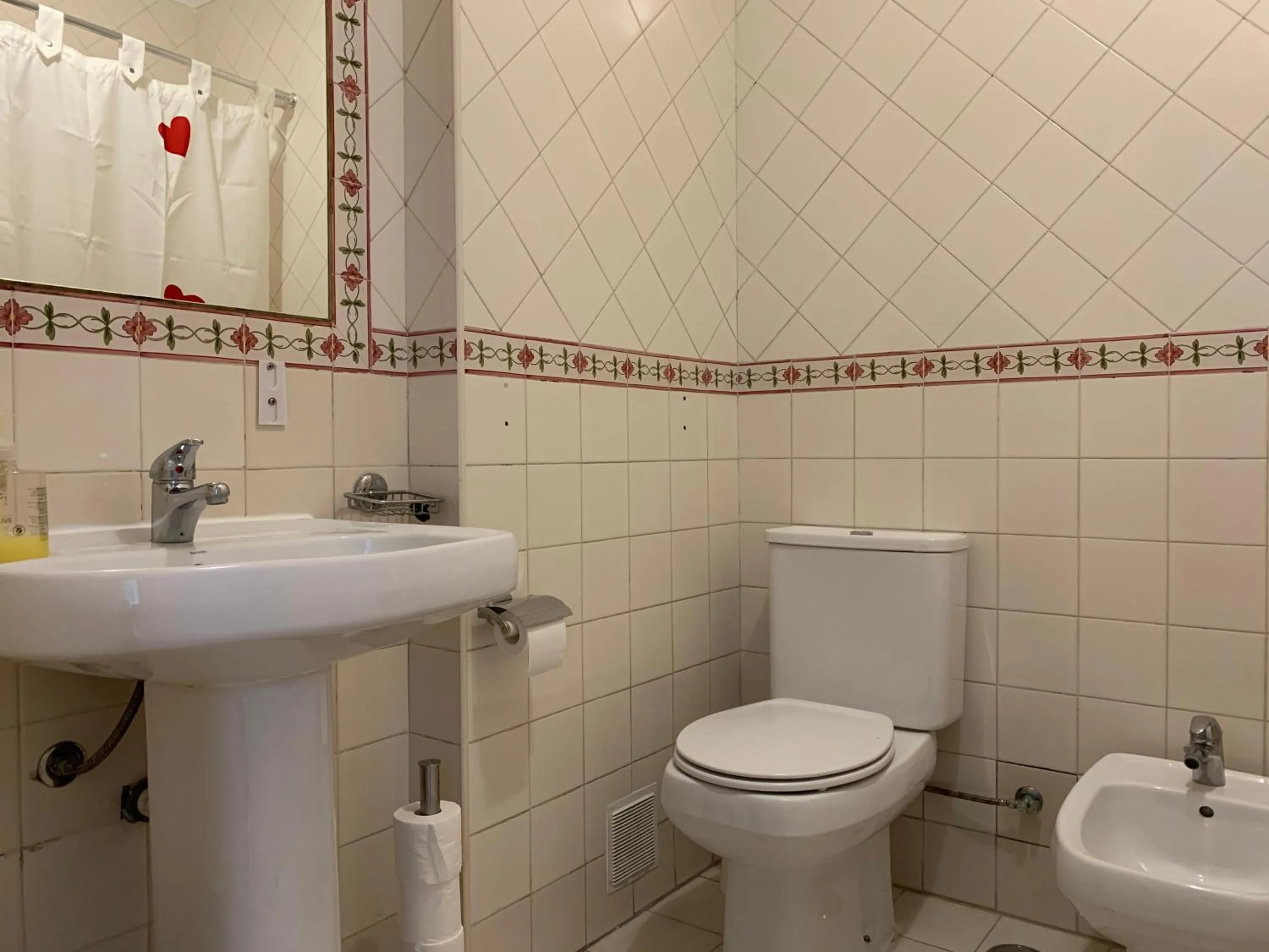 Toilet in Discovery Apartment Benfica