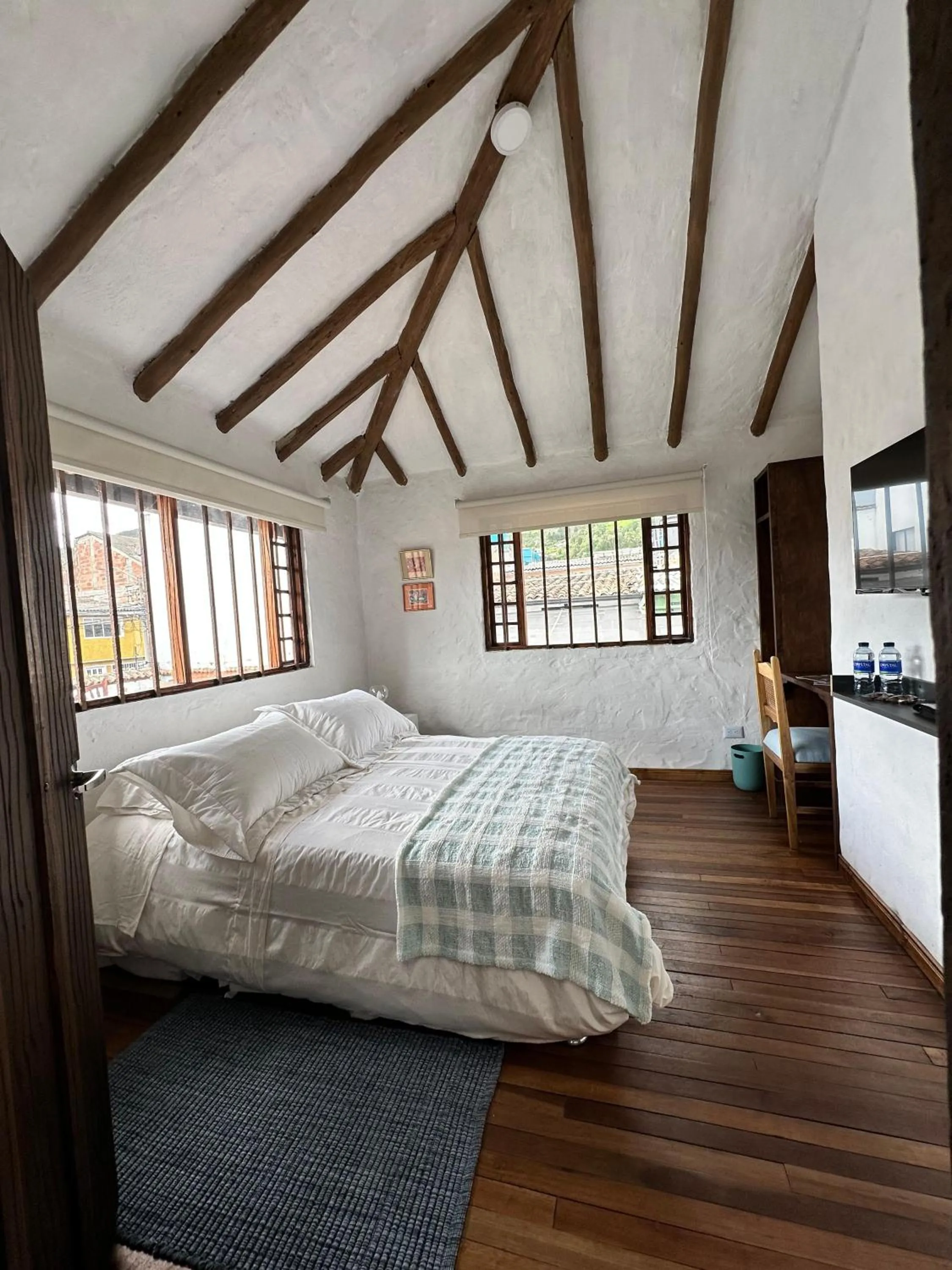 Bed in Blau Hotel&Café