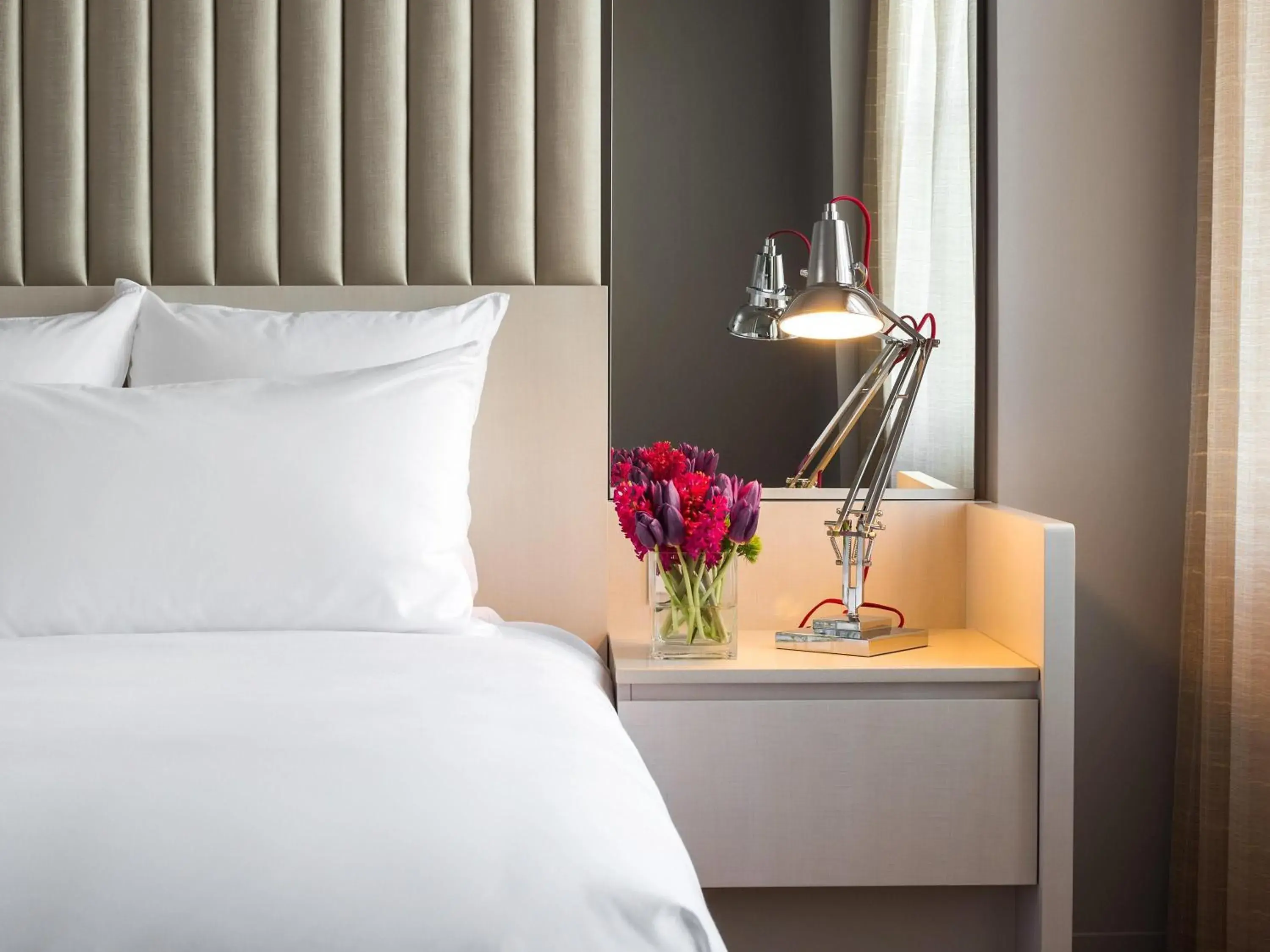 Deluxe King Room in 21c Museum Hotel Durham Deluxe King Room in 21c Museum Hotel Durham