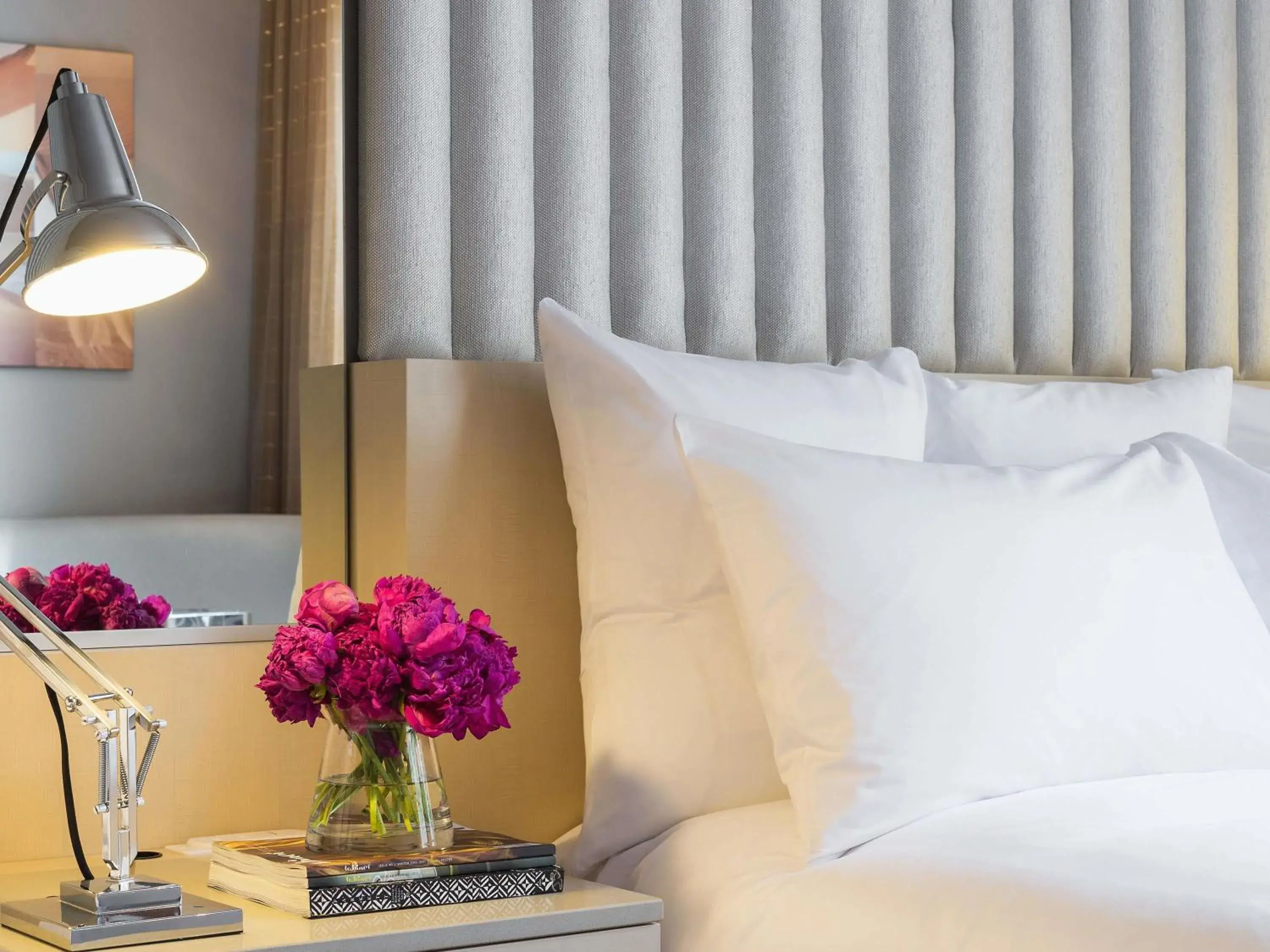 Deluxe Suite in 21c Museum Hotel Durham Deluxe Suite in 21c Museum Hotel Durham