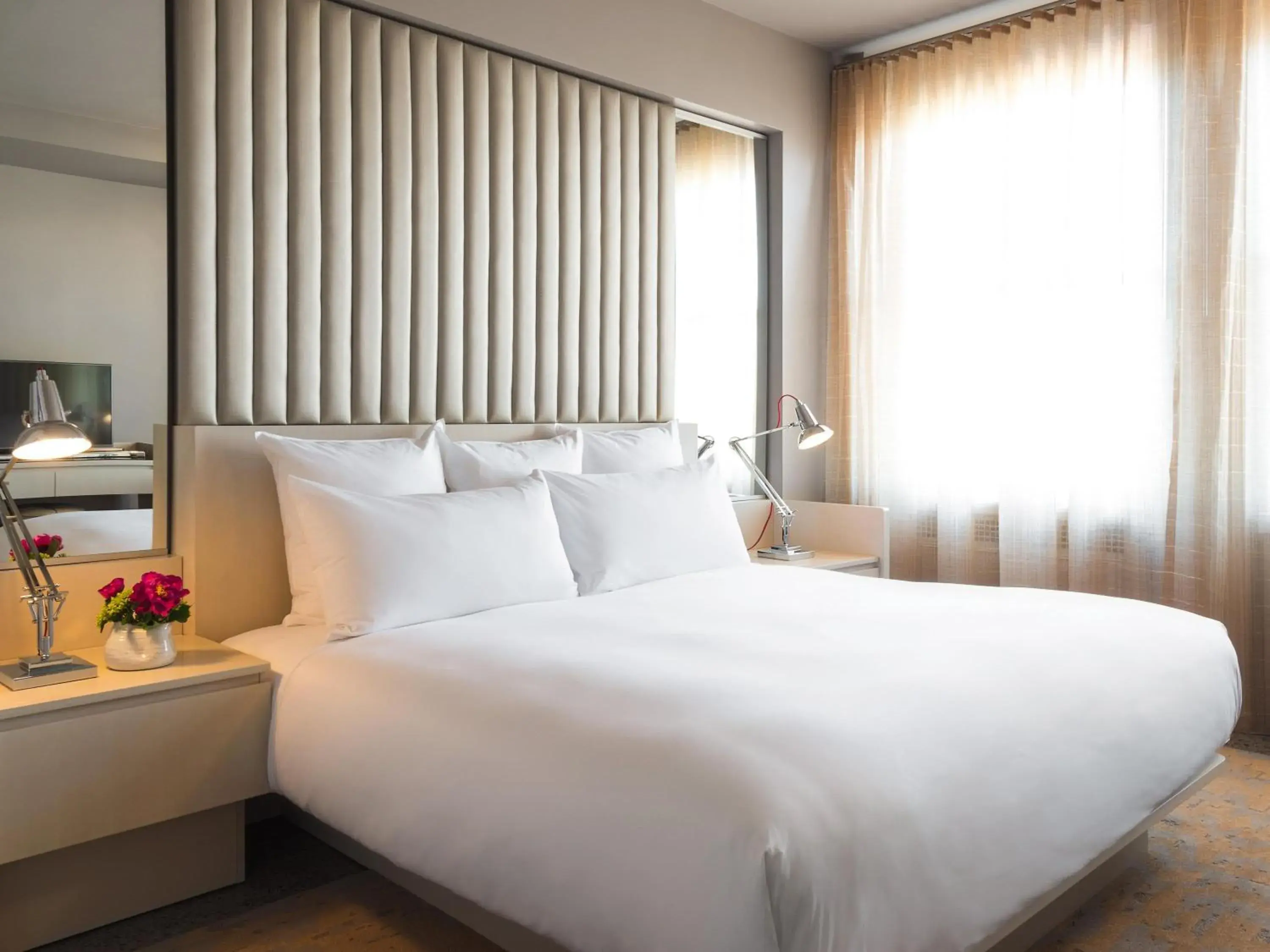 Luxury King Room in 21c Museum Hotel Durham Luxury King Room in 21c Museum Hotel Durham