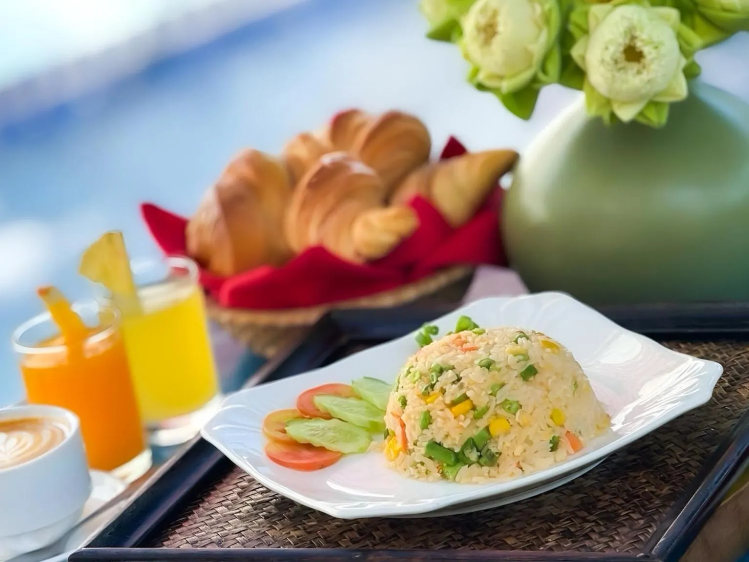 Food and drinks in VPlus Hotel