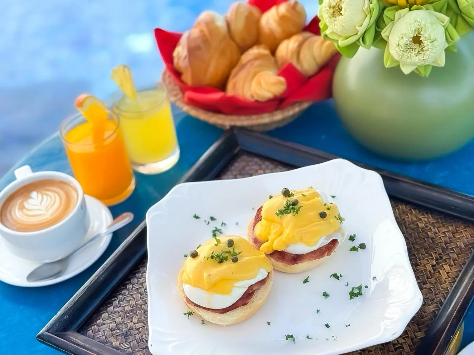 Food and drinks in VPlus Hotel