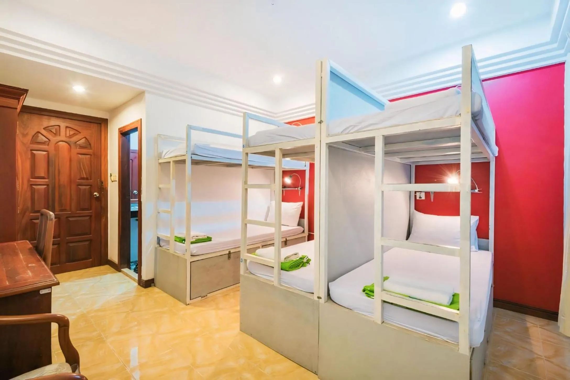bunk bed, Bed in VPlus Hotel