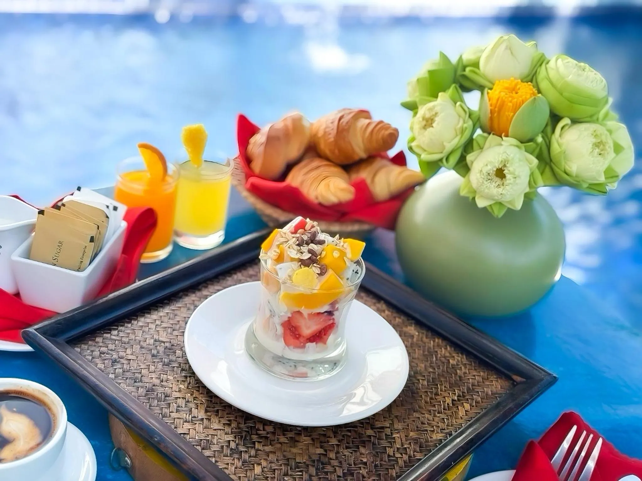 Food and drinks in VPlus Hotel