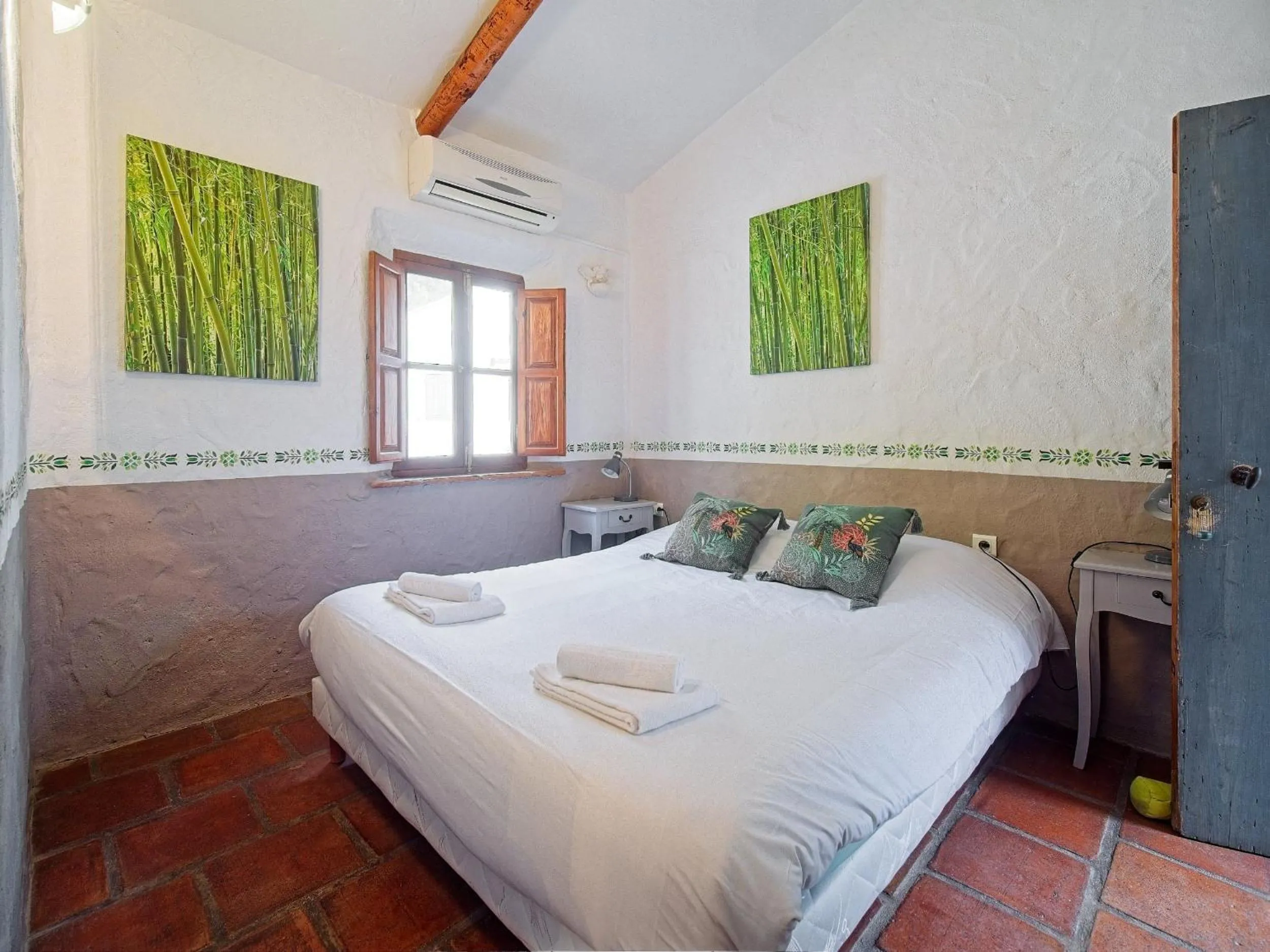 Bed in B&B Villa Chante Coucou