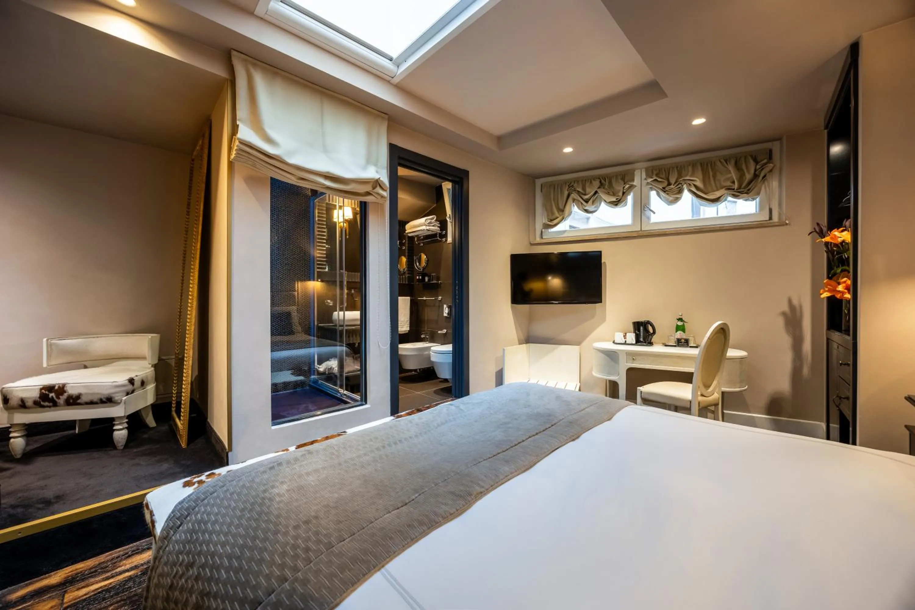 Bed in HT6 Hotel Roma