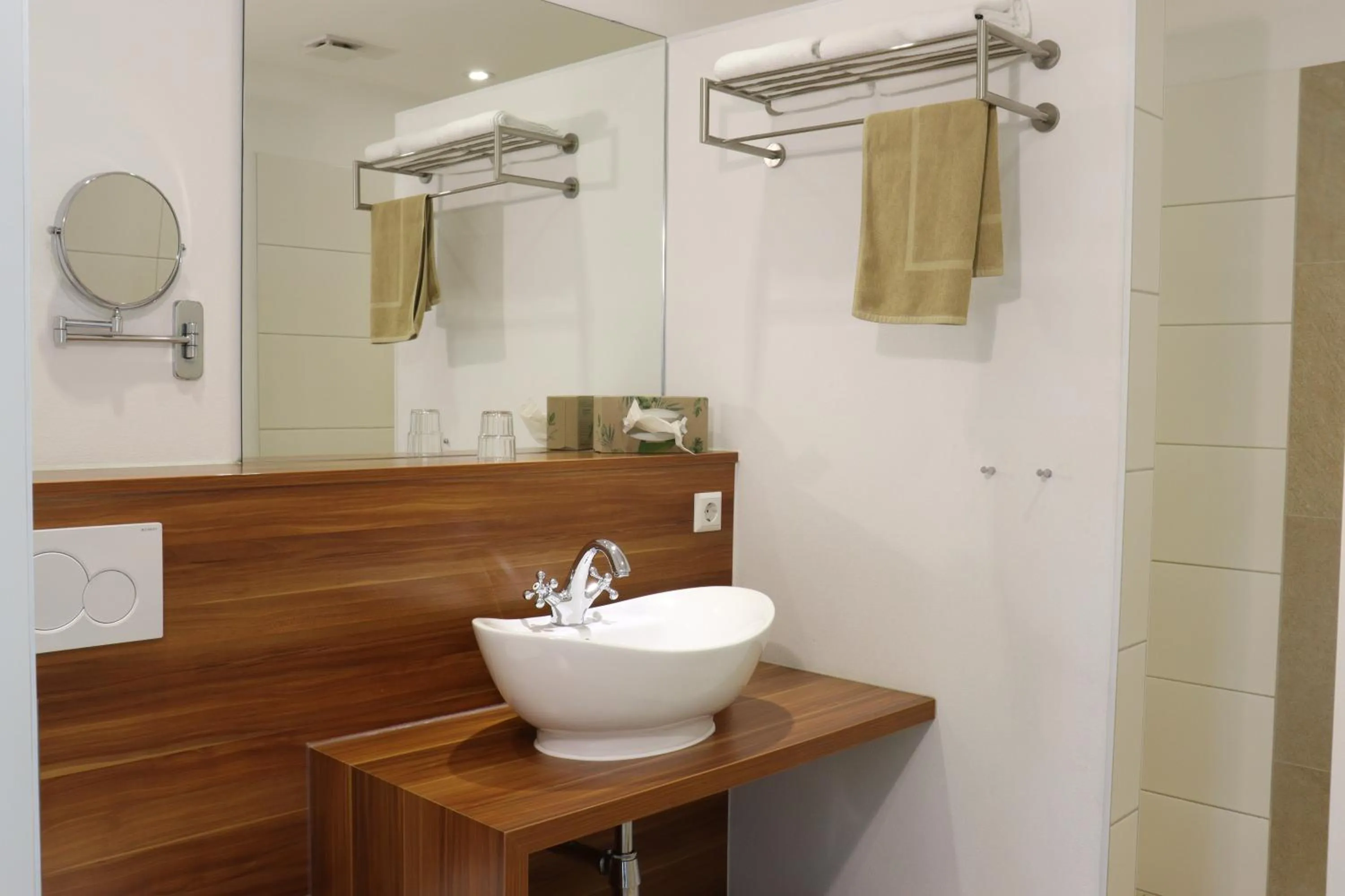 Shower in Gästehaus "Unsere Stadtvilla" Hechingen