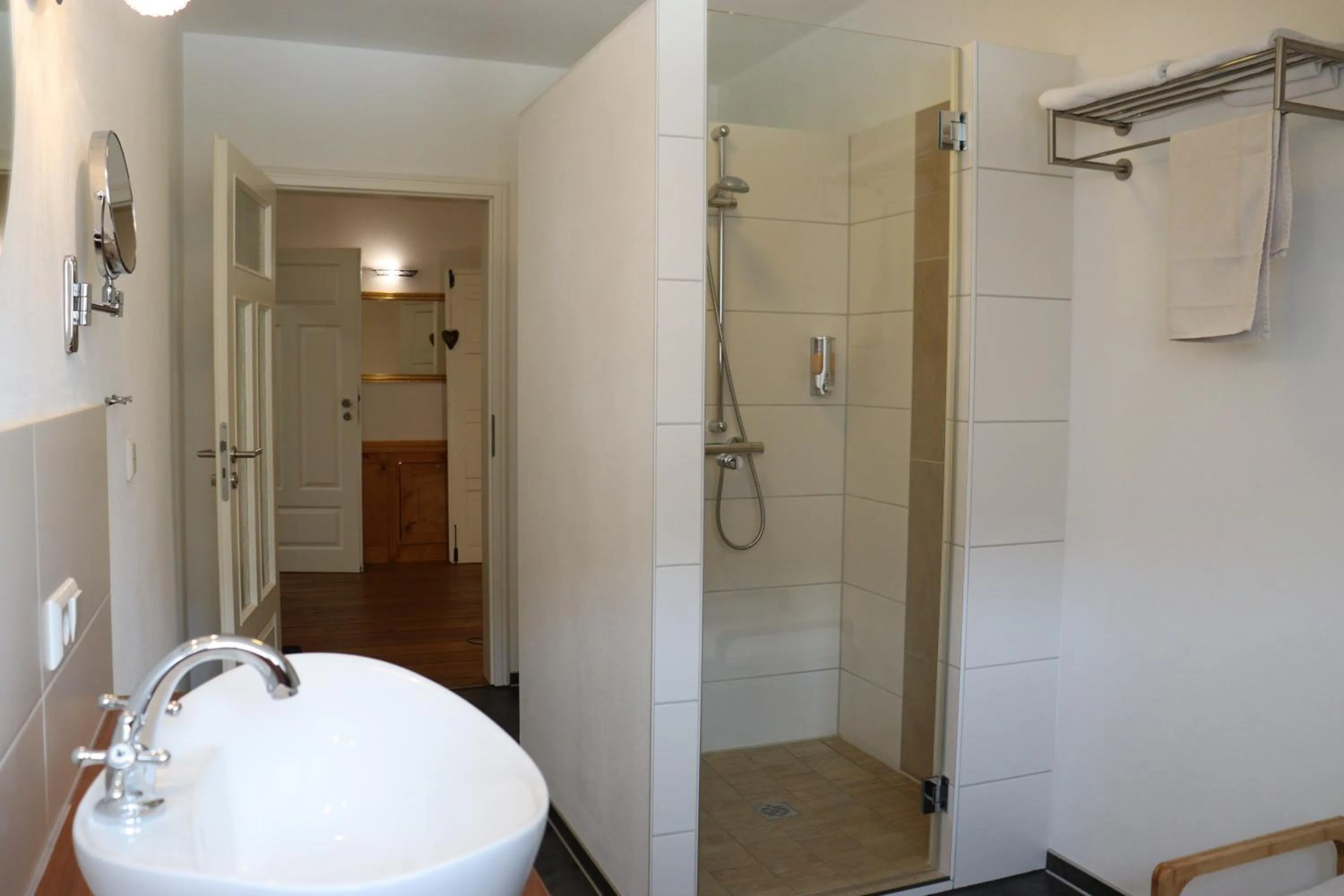 Shower in Gästehaus "Unsere Stadtvilla" Hechingen