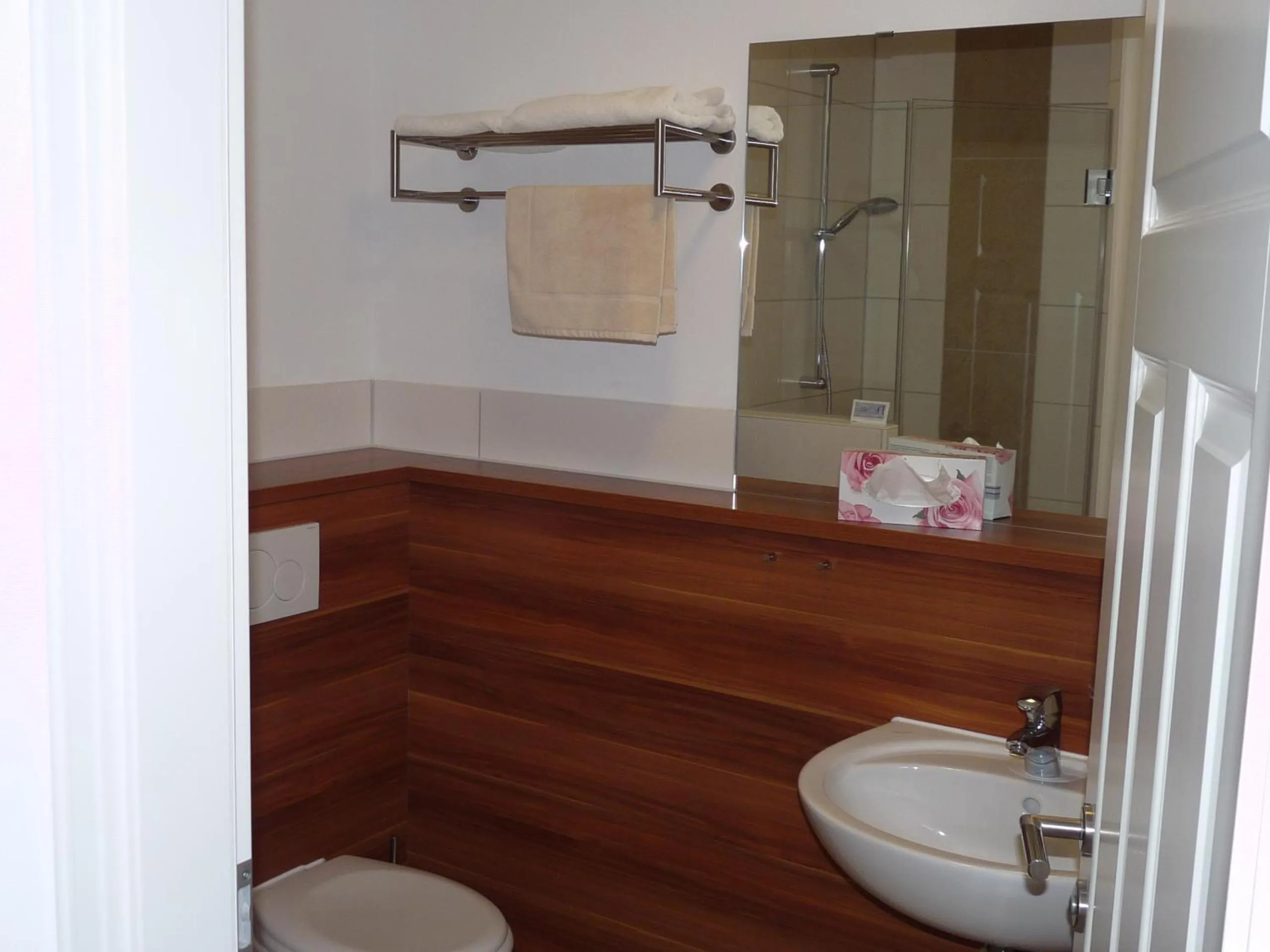 Bathroom in Gästehaus "Unsere Stadtvilla" Hechingen