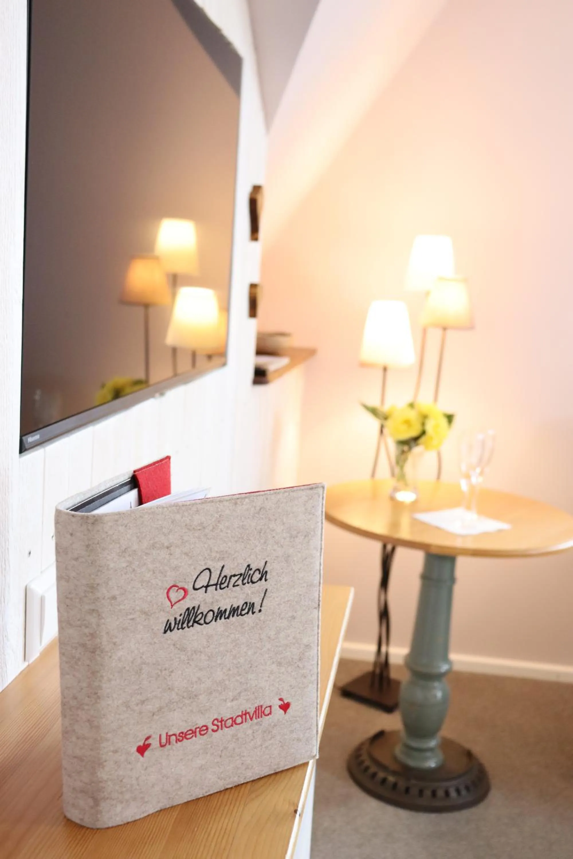 Photo of the whole room in Gästehaus "Unsere Stadtvilla" Hechingen