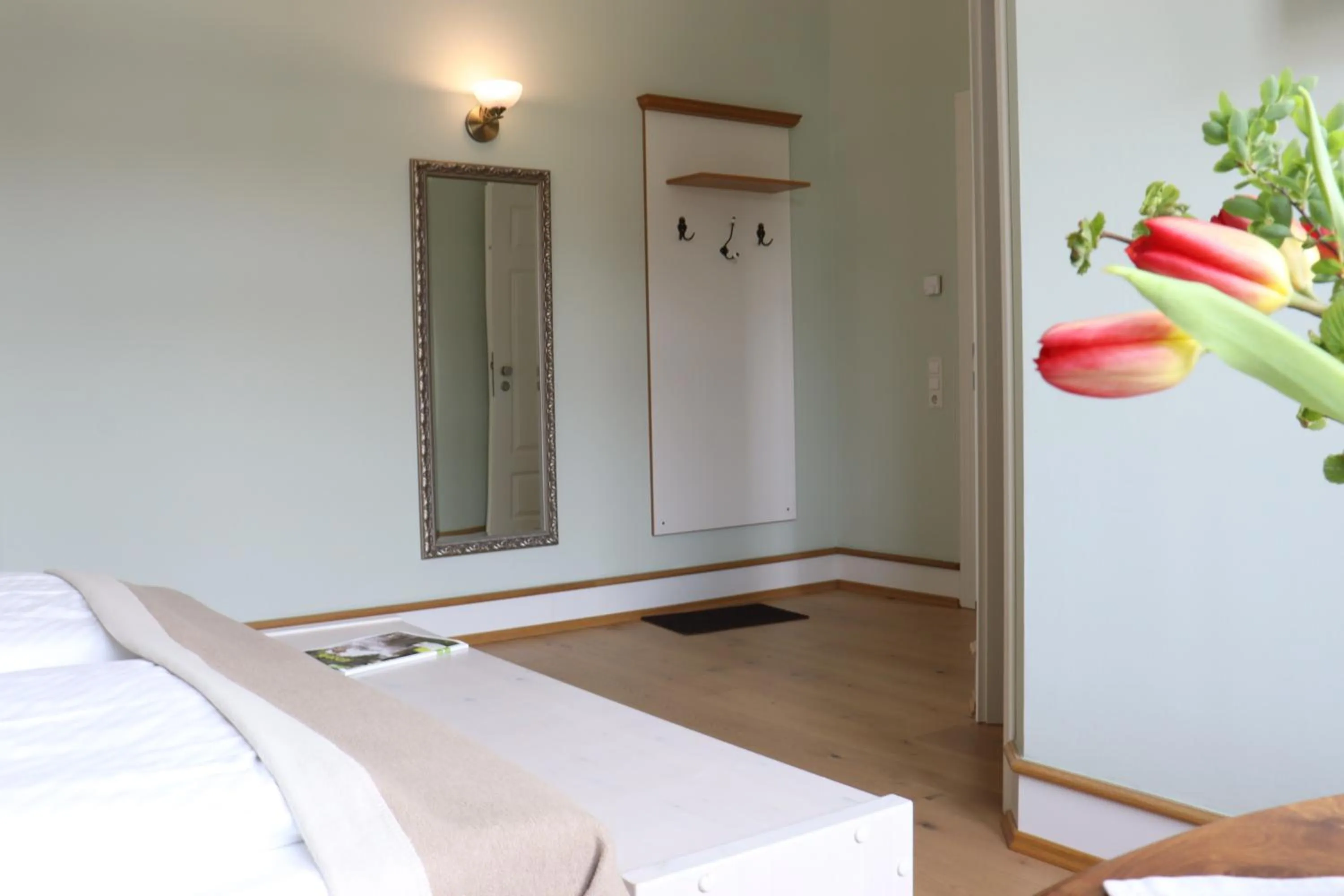 Photo of the whole room, Bed in Gästehaus "Unsere Stadtvilla" Hechingen