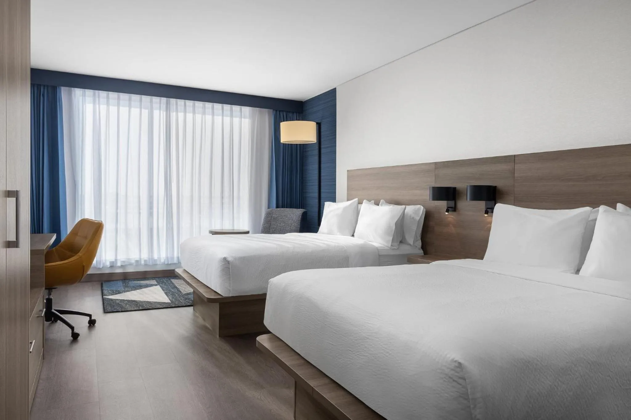 Photo of the whole room, Bed in Holiday Inn Express Montreal Airport - St-Laurent by IHG