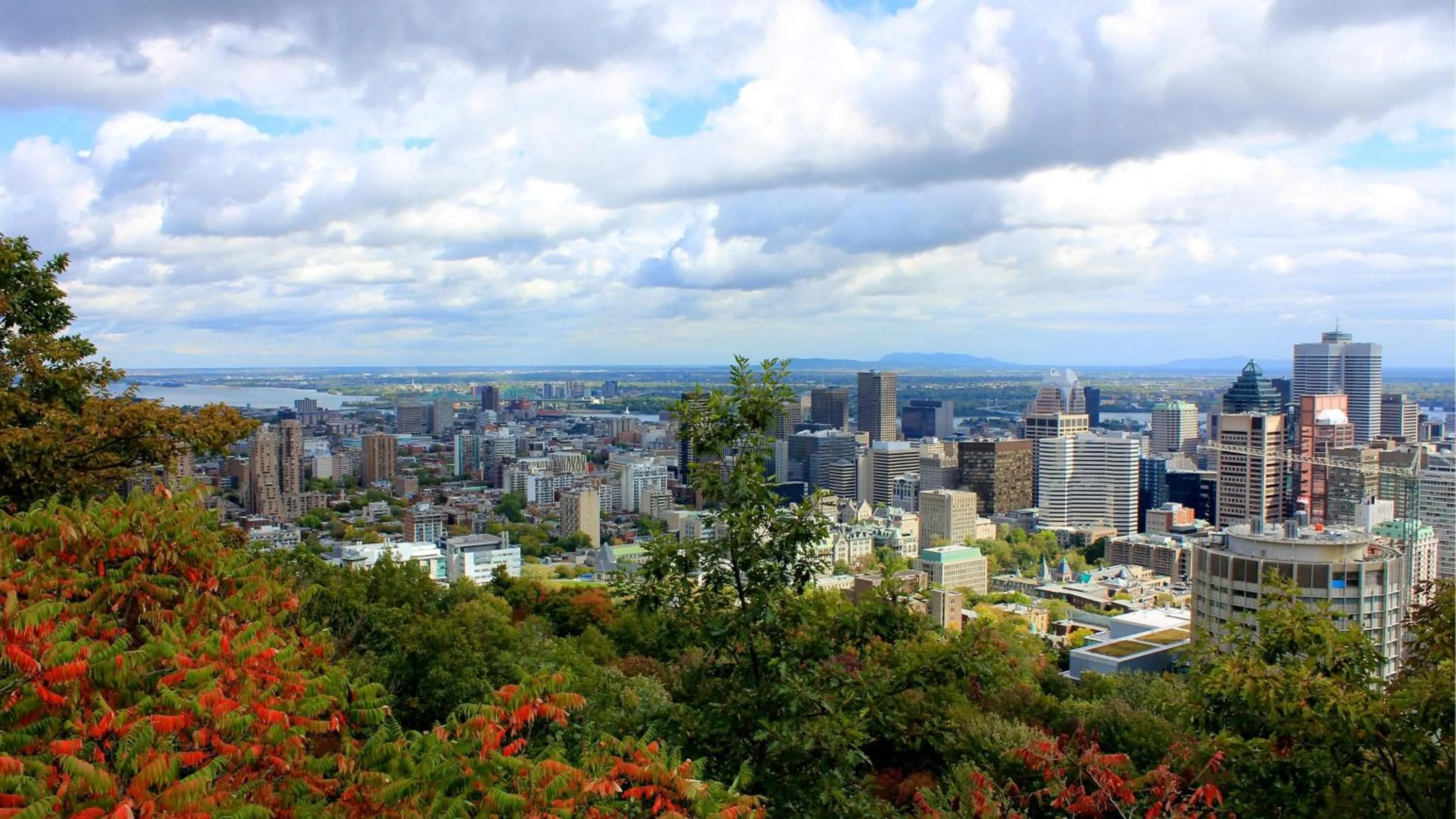 Nearby landmark in Holiday Inn Express Montreal Airport - St-Laurent by IHG