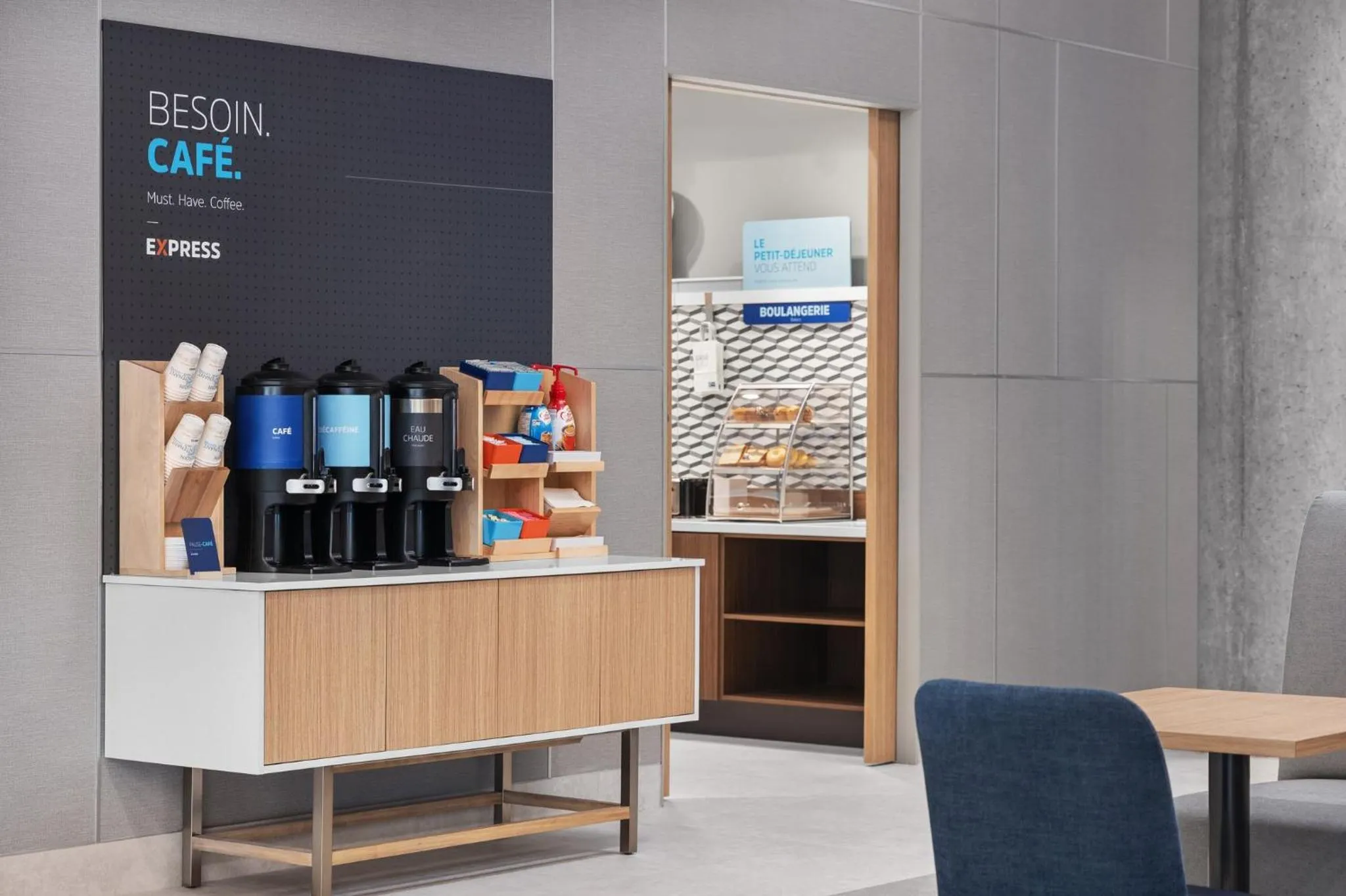 Photo of the whole room in Holiday Inn Express Montreal Airport - St-Laurent by IHG