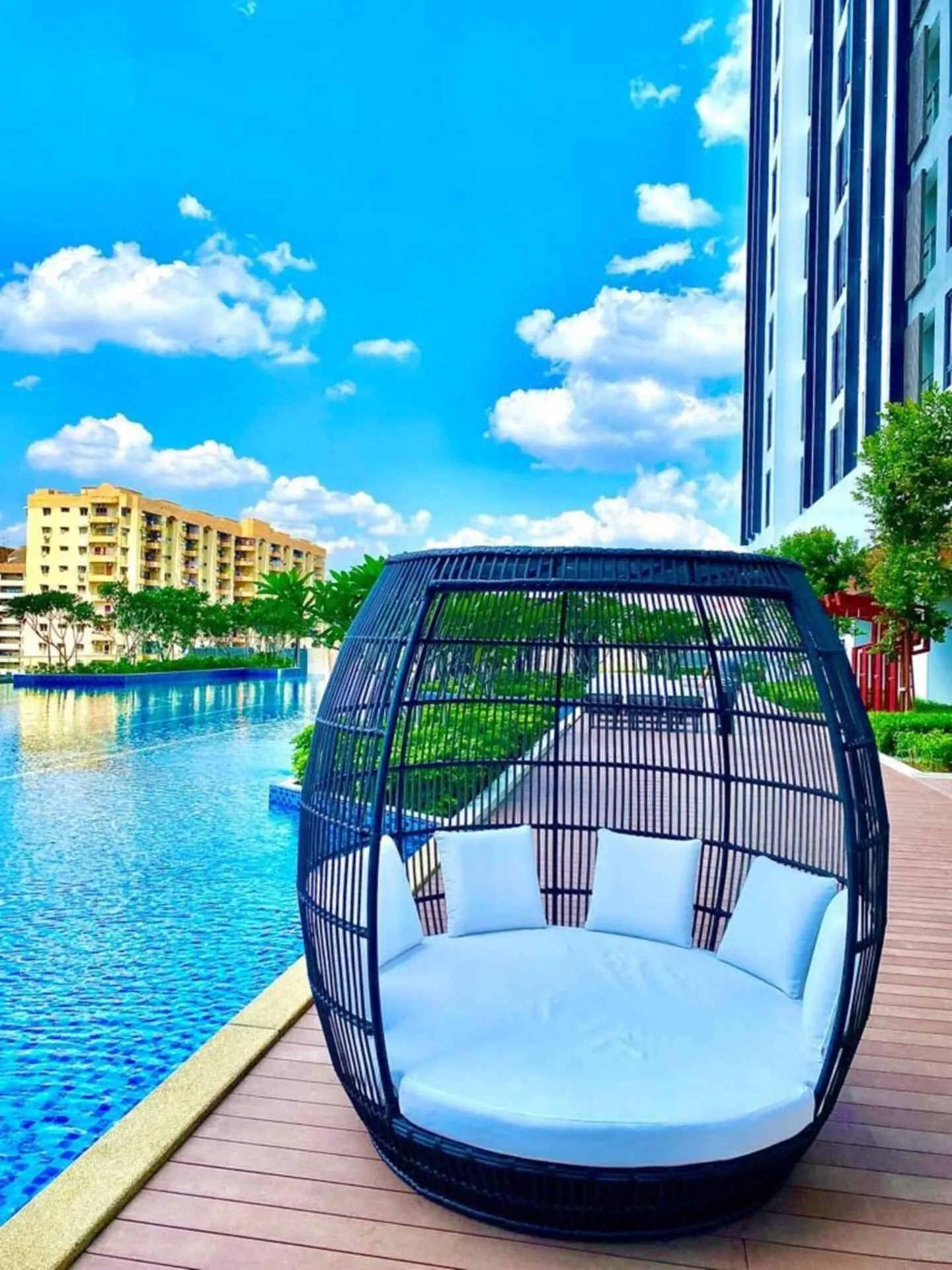 Pool view in KL Central 33rd Floor KLCC view