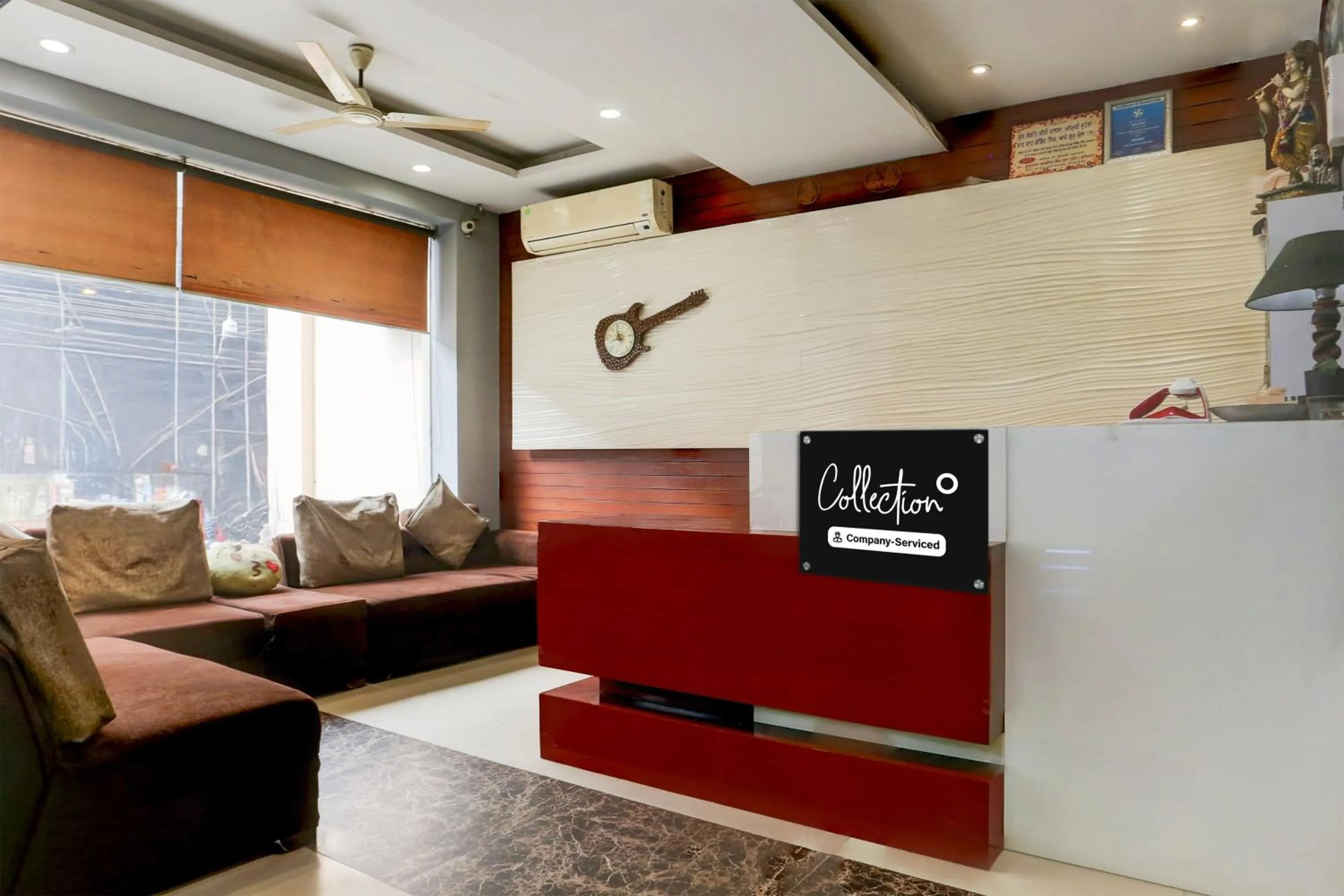 Lobby or reception in Super Collection O Railway Station Road Near Clock Tower