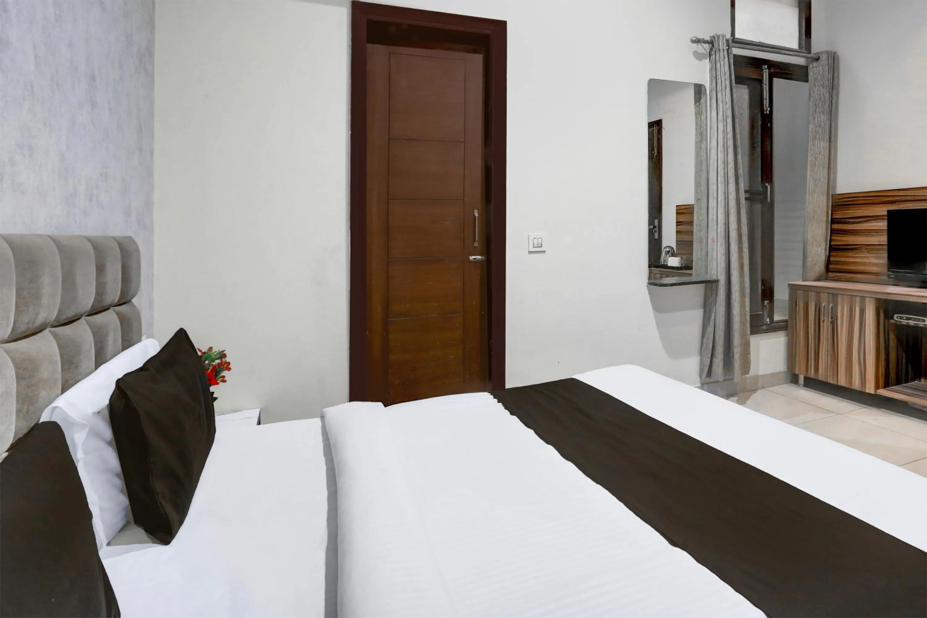 Bedroom, Bed in Super Collection O Railway Station Road Near Clock Tower