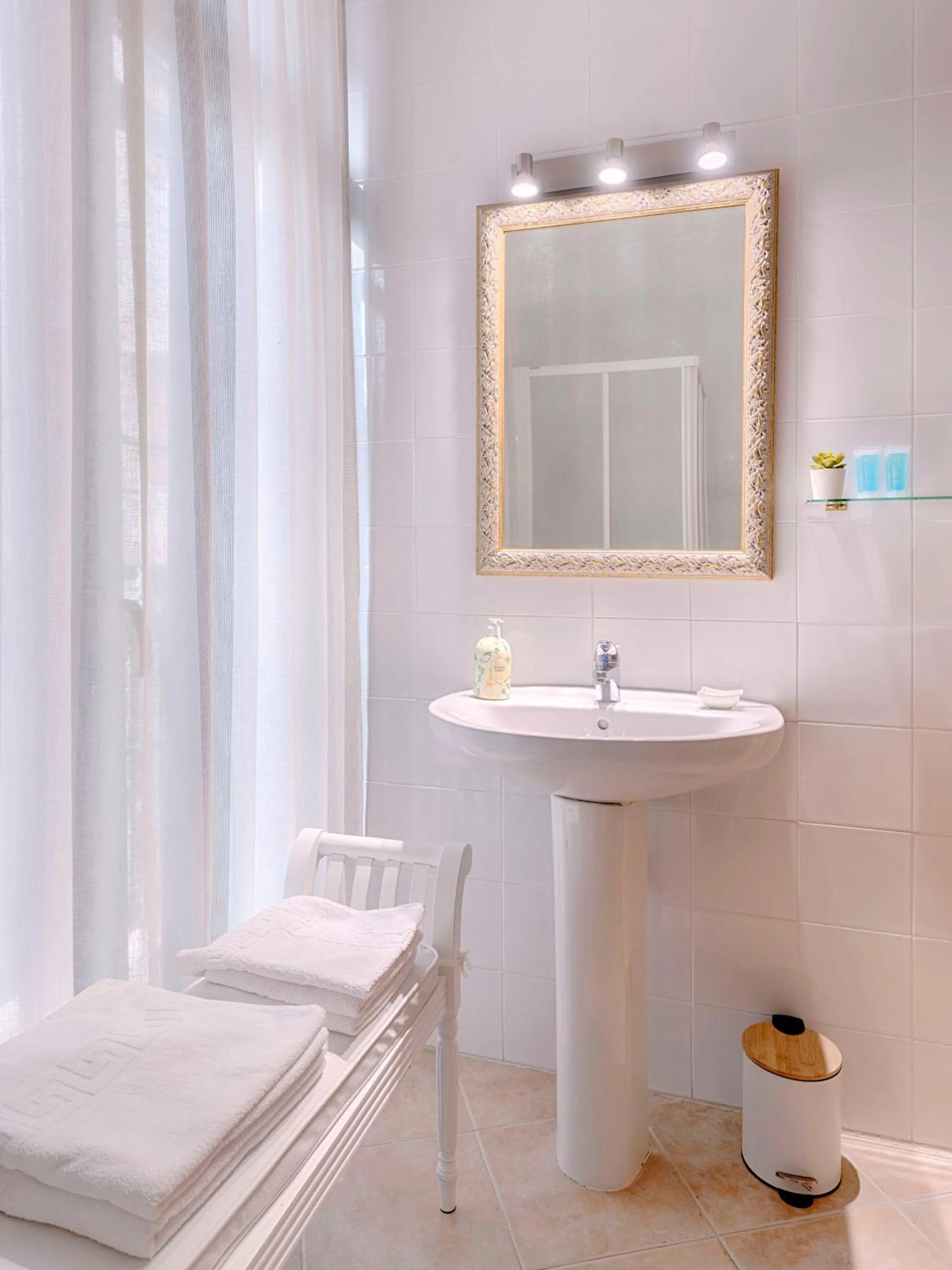 Bathroom in Hostal Antigua Morellana