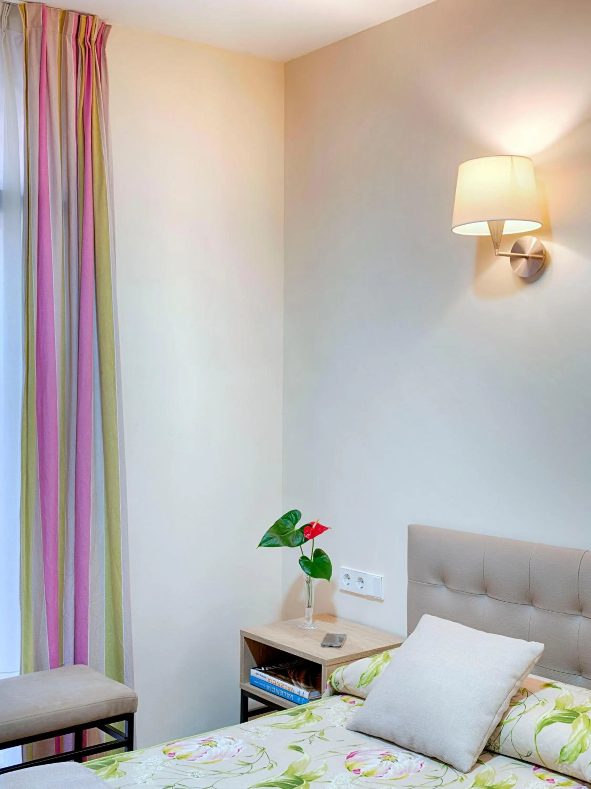 Bedroom, Bed in Hostal Antigua Morellana