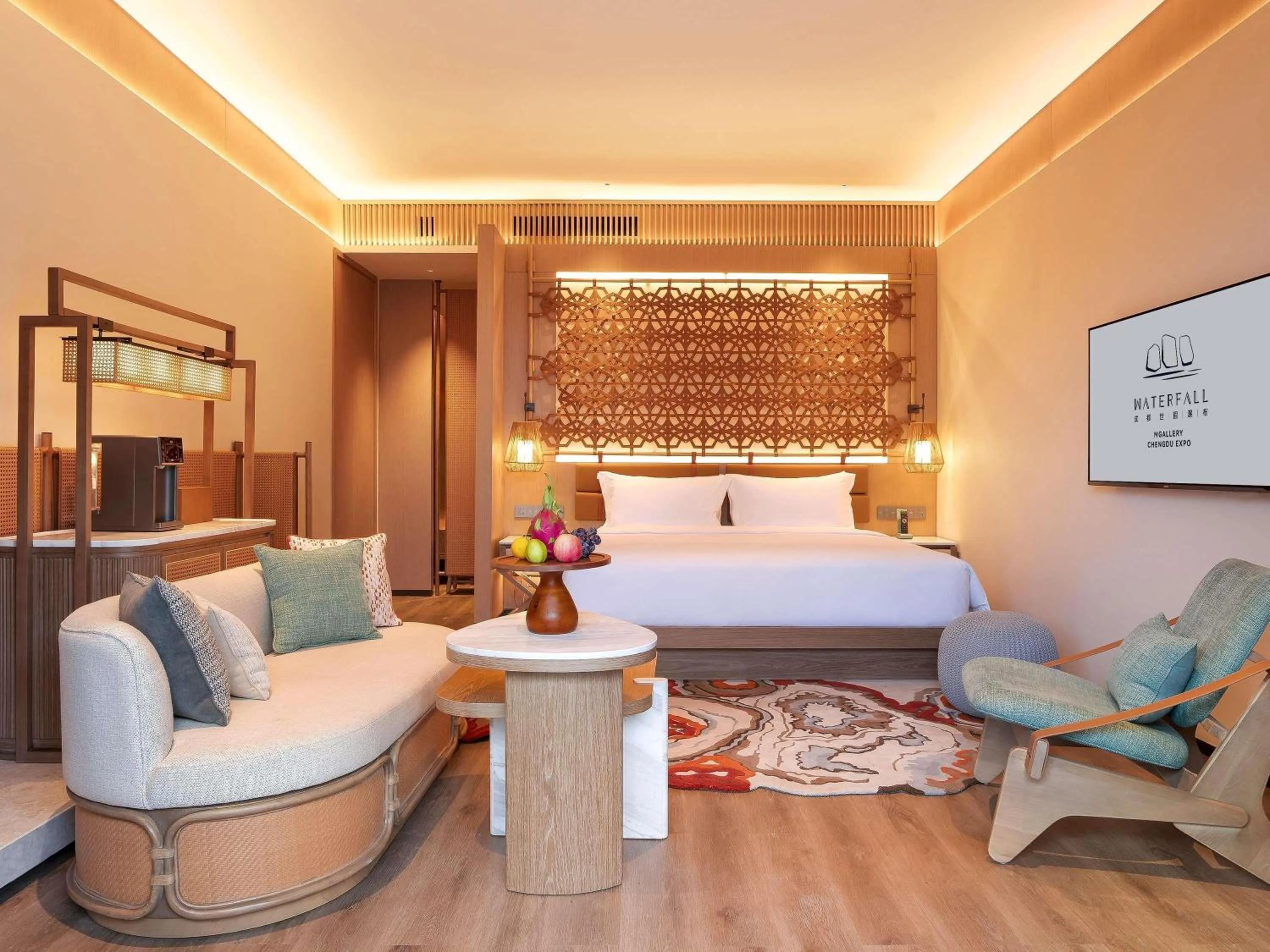 Bedroom, Bed in Chengdu Expo Waterfall Hotel - MGallery Collection