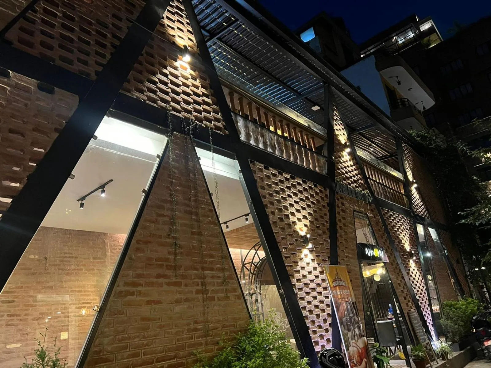 Restaurant/places to eat in Divya Boutique Inn