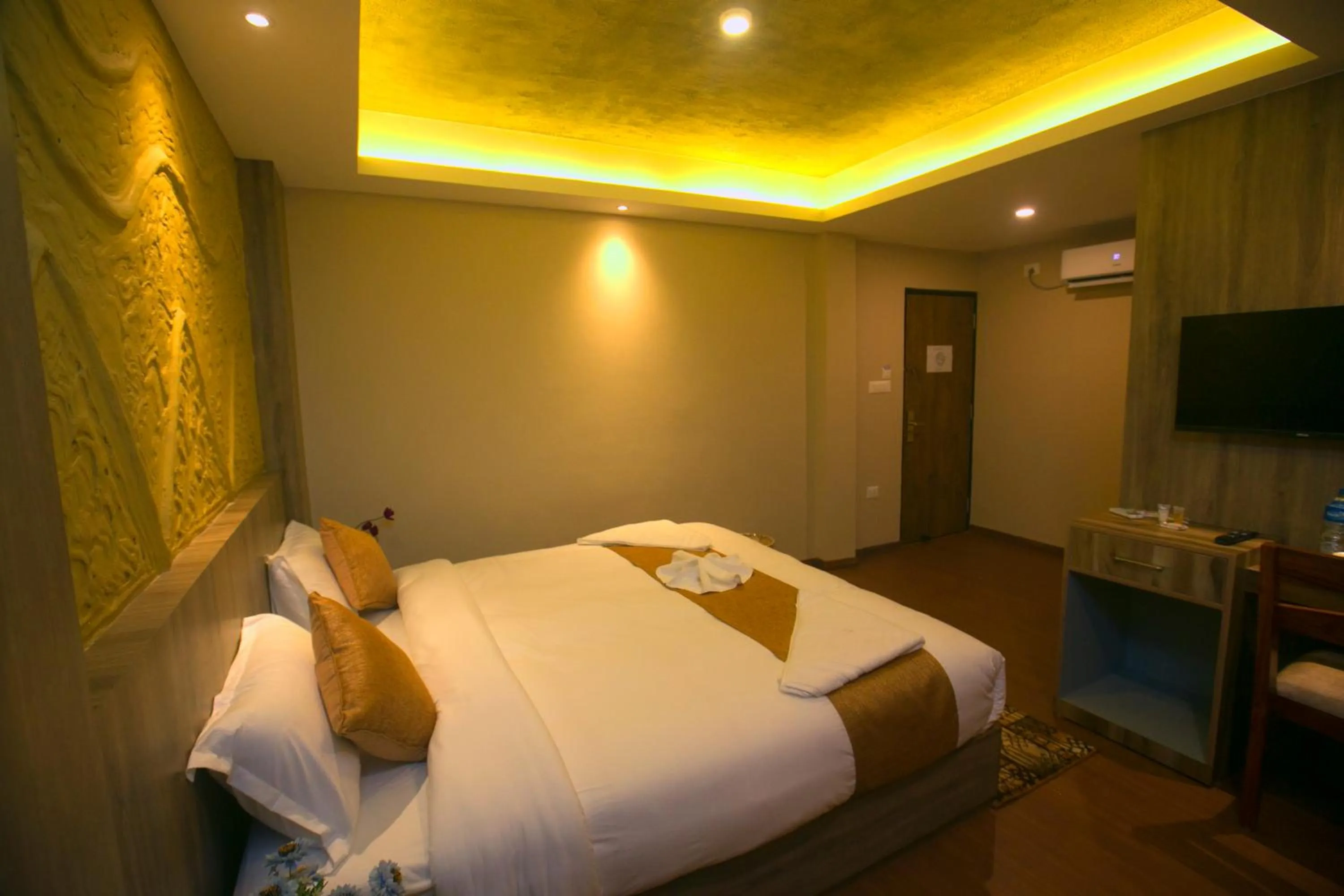 Bedroom, Bed in Divya Boutique Inn