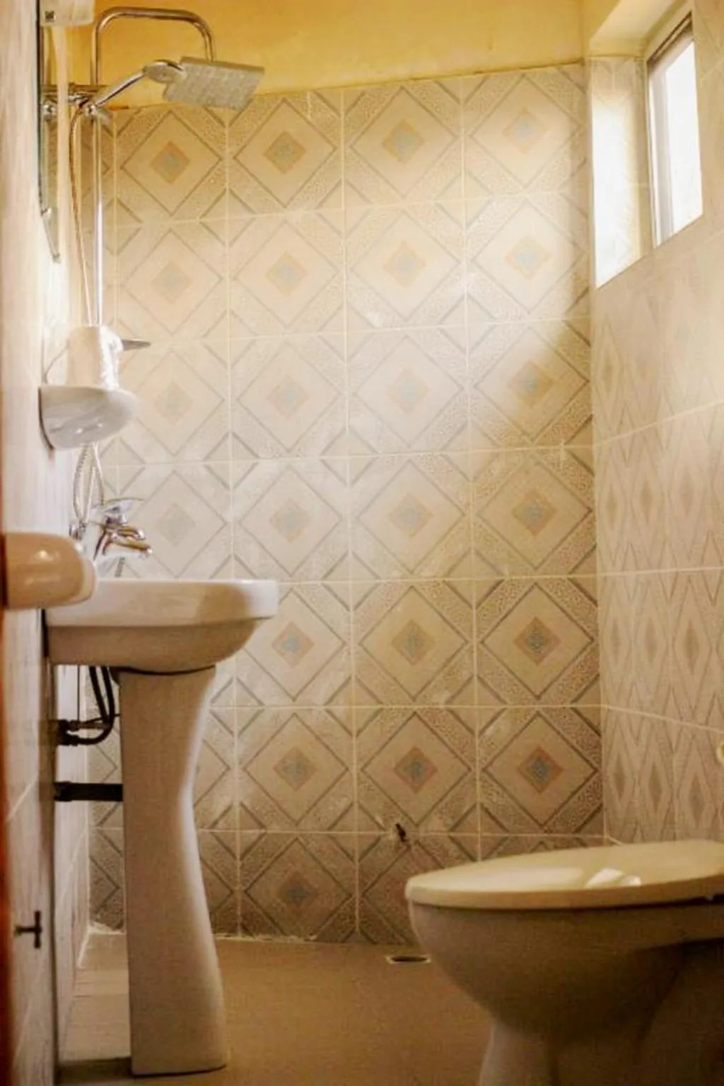 Shower in Diaspora Benin Hotel C-E