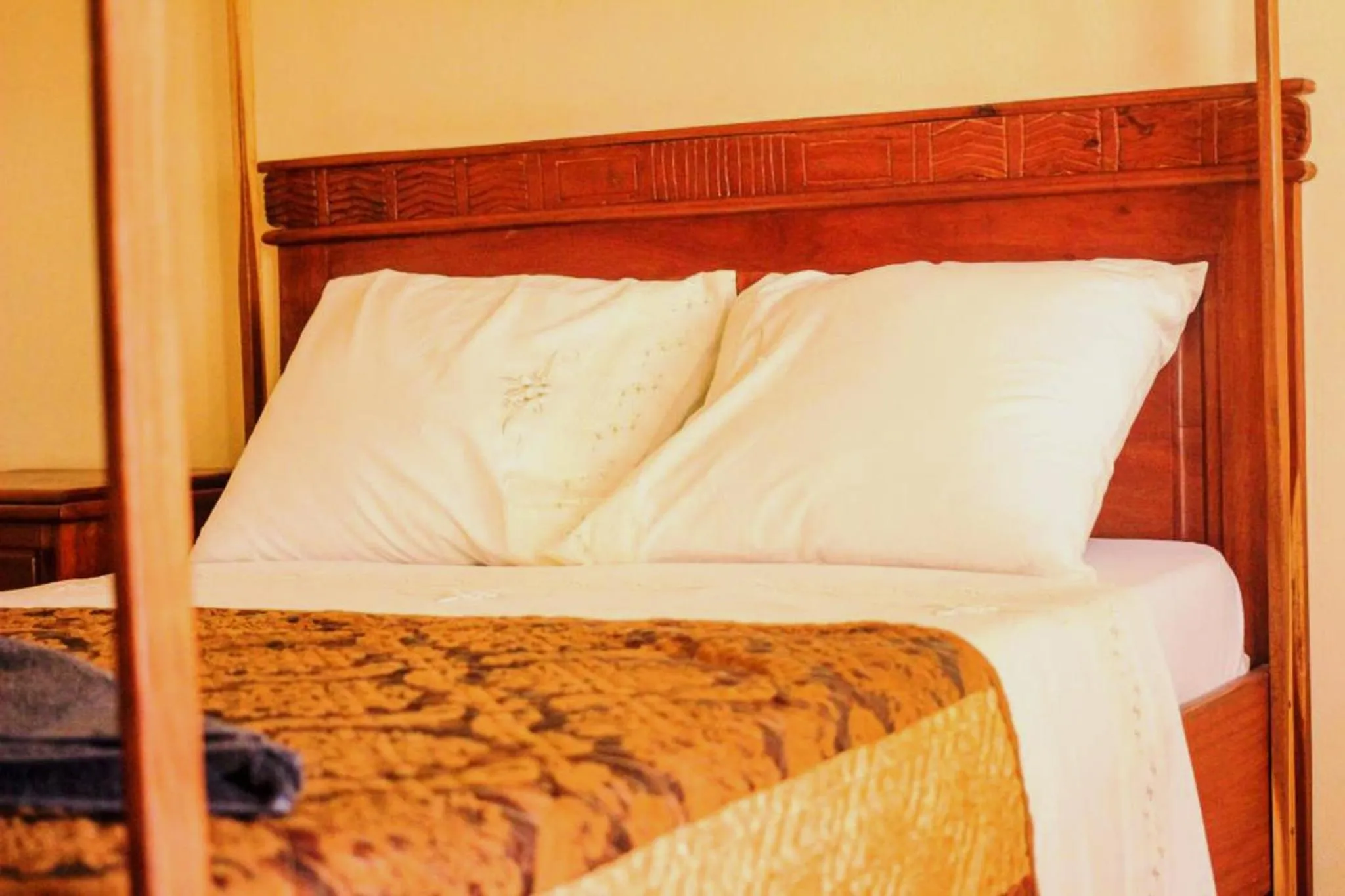 Bed in Diaspora Benin Hotel C-E