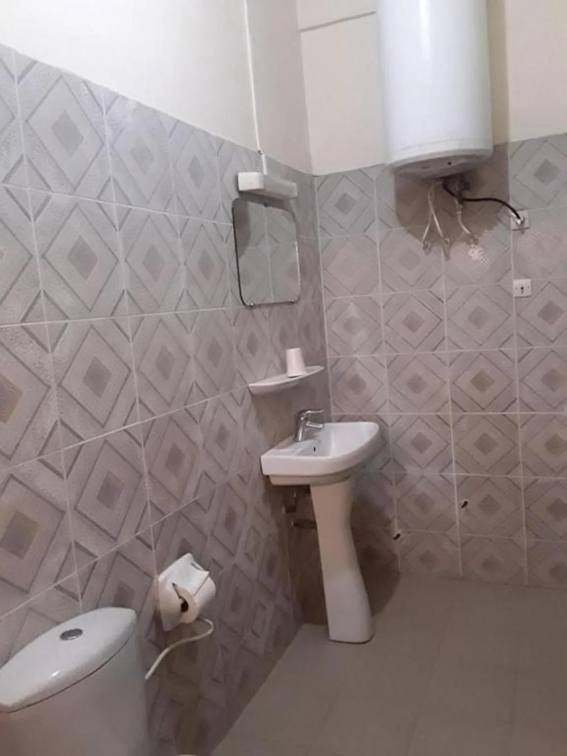 Shower in Diaspora Benin Hotel C-E