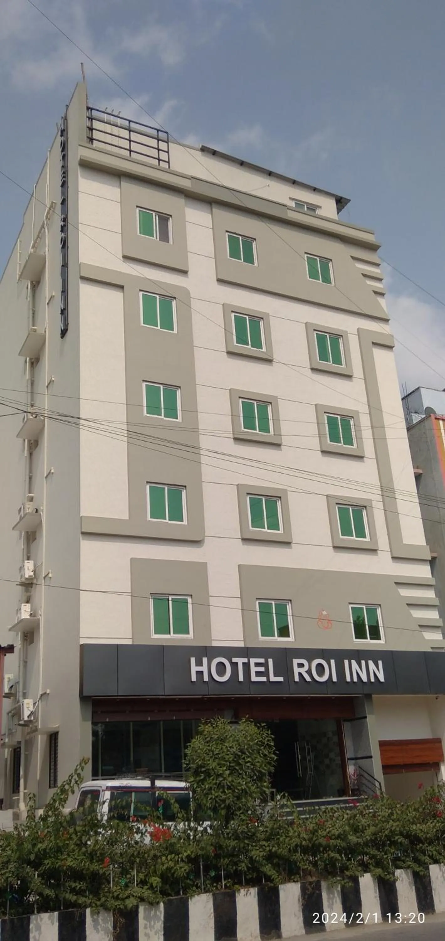 Property building in Hotel Roi Inn