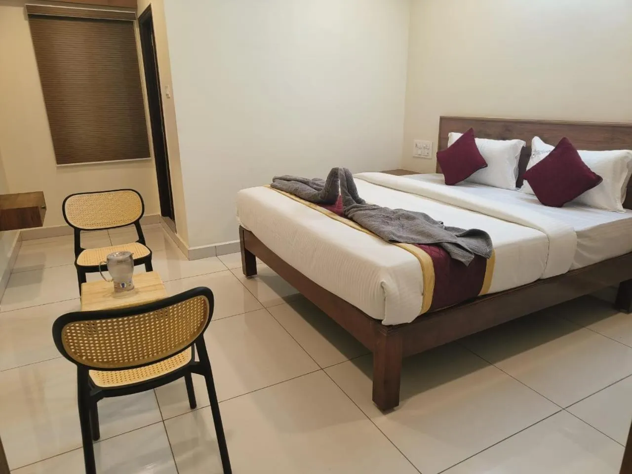 Photo of the whole room, Bed in Hotel Roi Inn