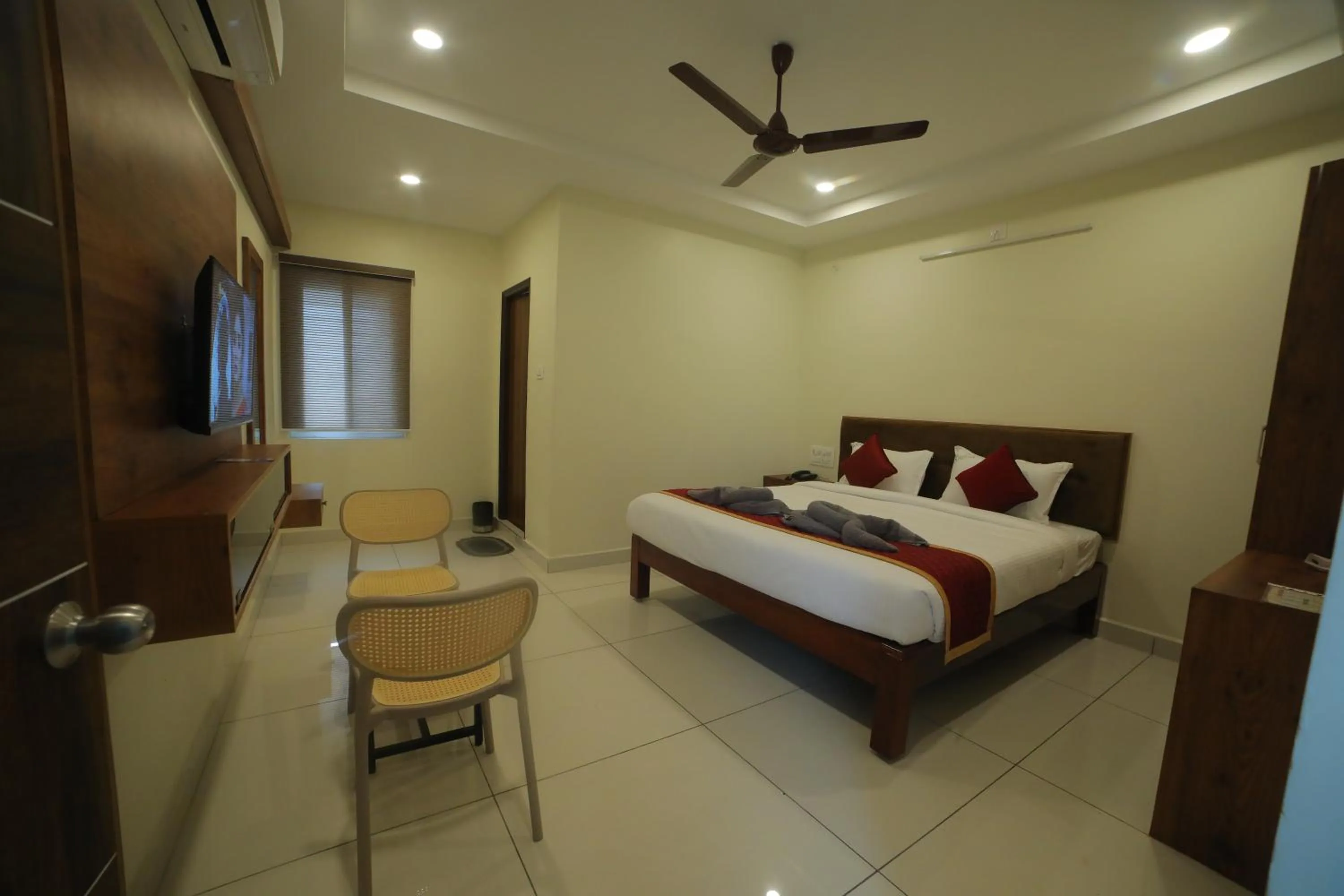 Bed in Hotel Roi Inn