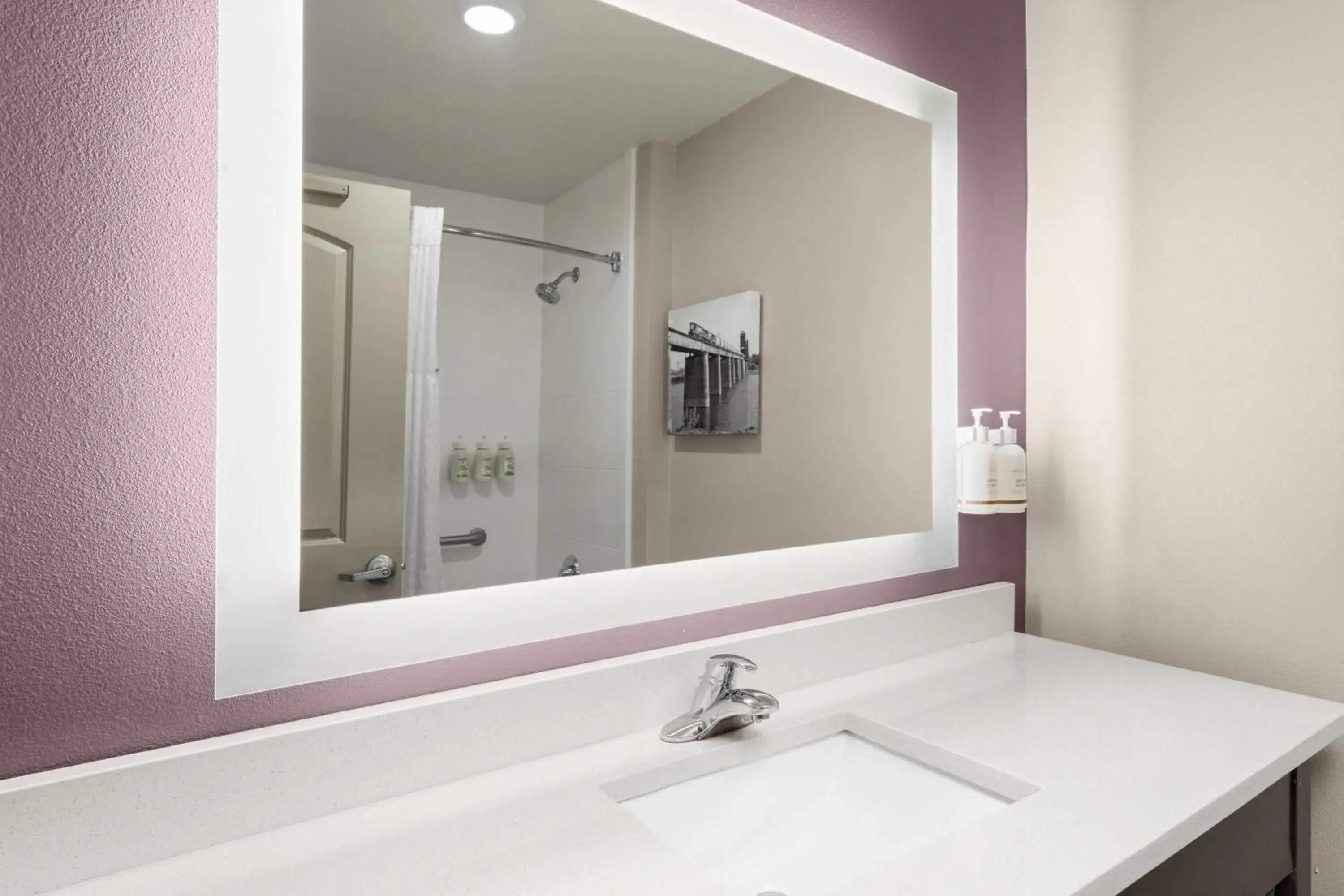 Queen Room with Two Queen Beds - Non-Smoking in La Quinta by Wyndham Chattanooga - Lookout Mtn Queen Room with Two Queen Beds - Non-Smoking in La Quinta by Wyndham Chattanooga - Lookout Mtn