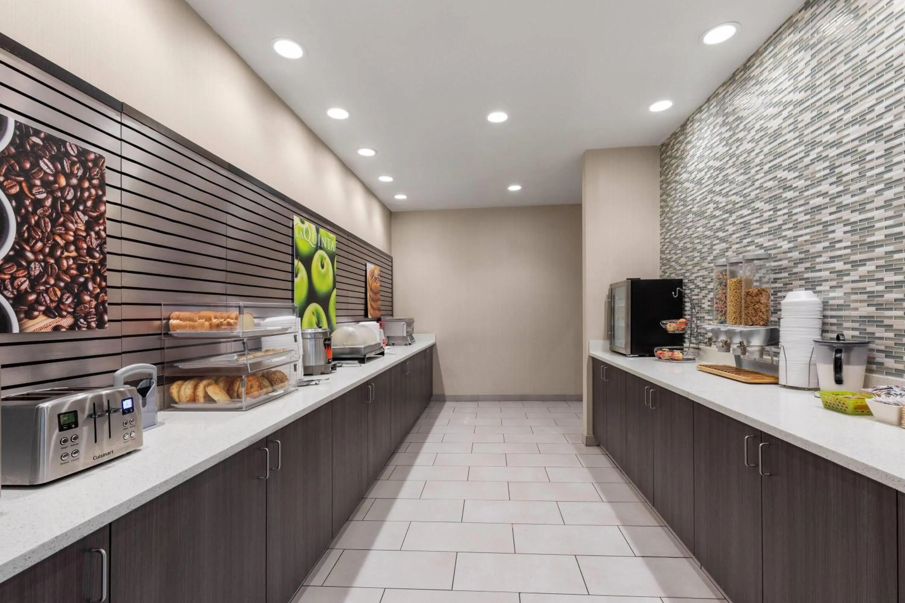 Breakfast in La Quinta by Wyndham Chattanooga - Lookout Mtn