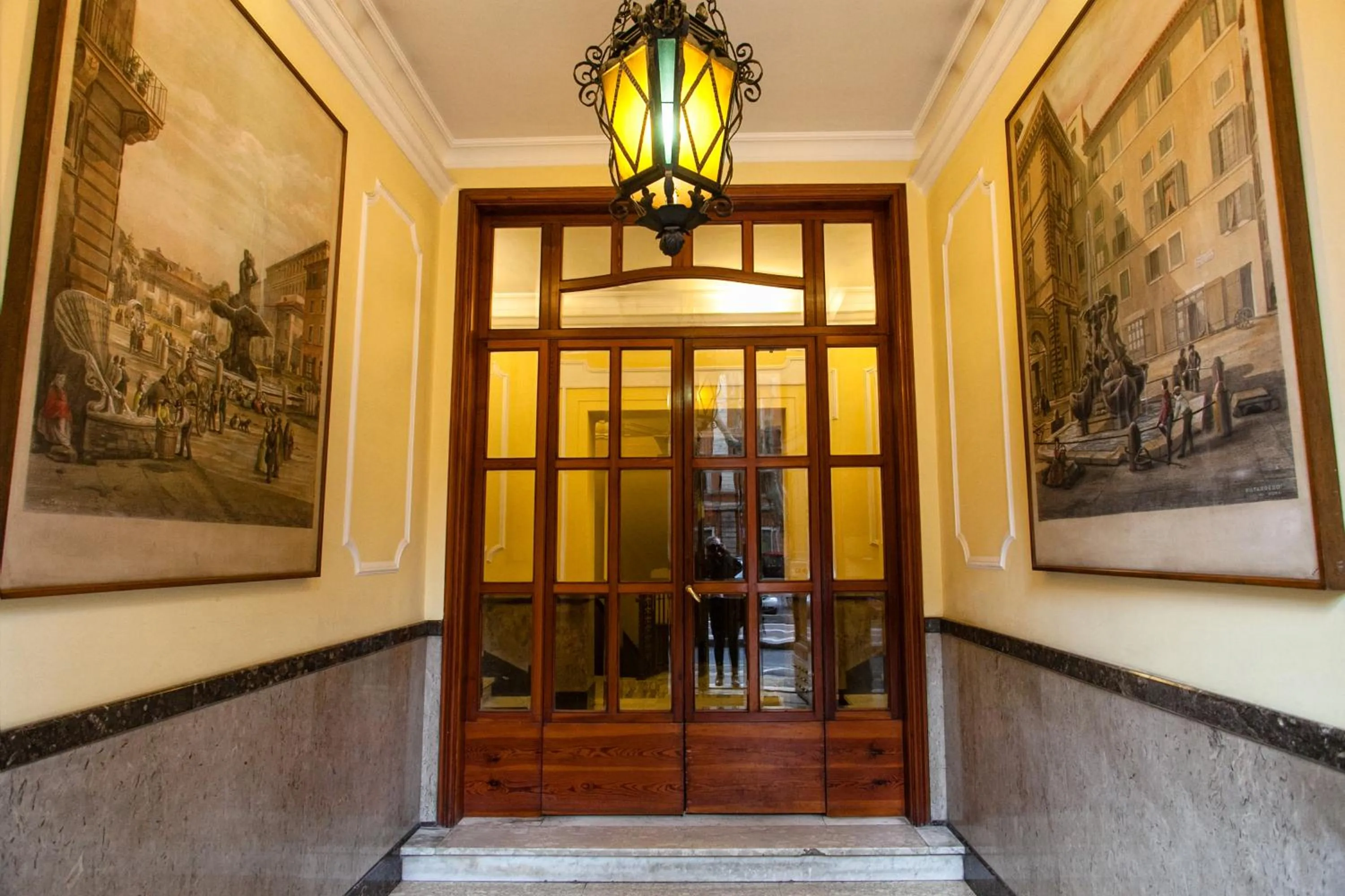 Facade/entrance in Vatica B&B Roma