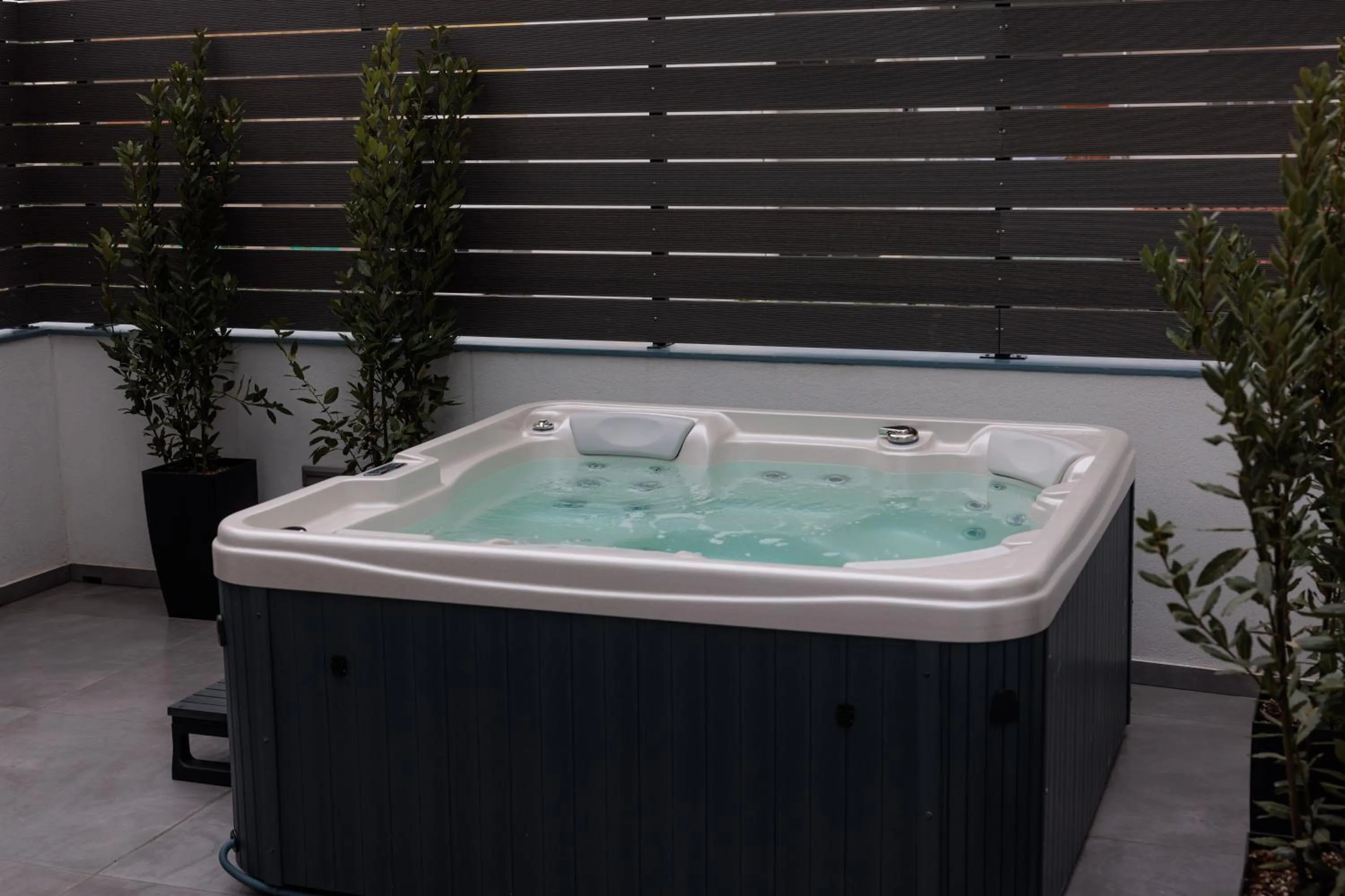 Hot Tub in Vision Gazi