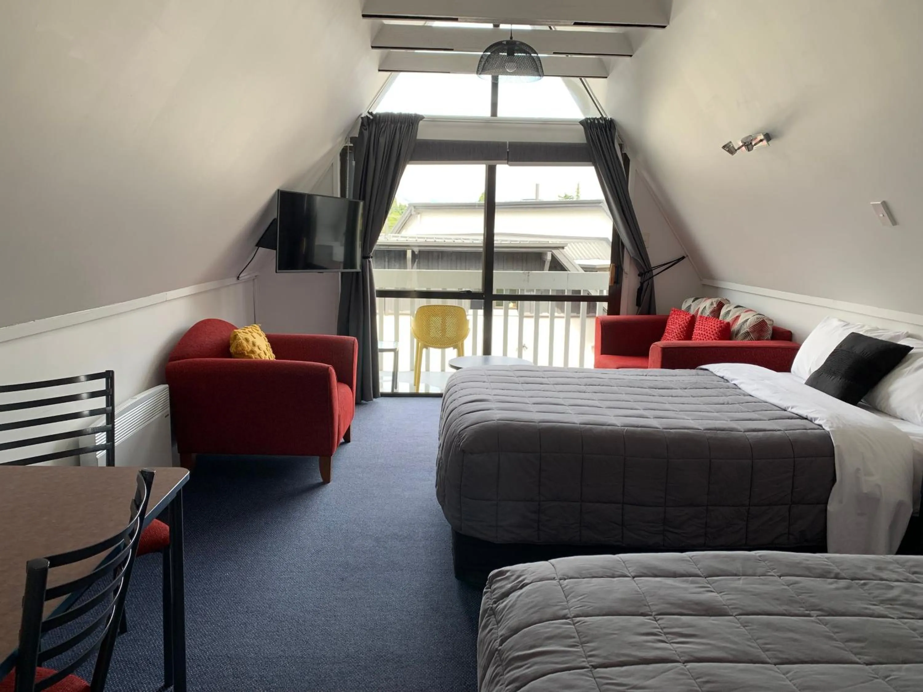 Bed in Wakatipu View Apartments