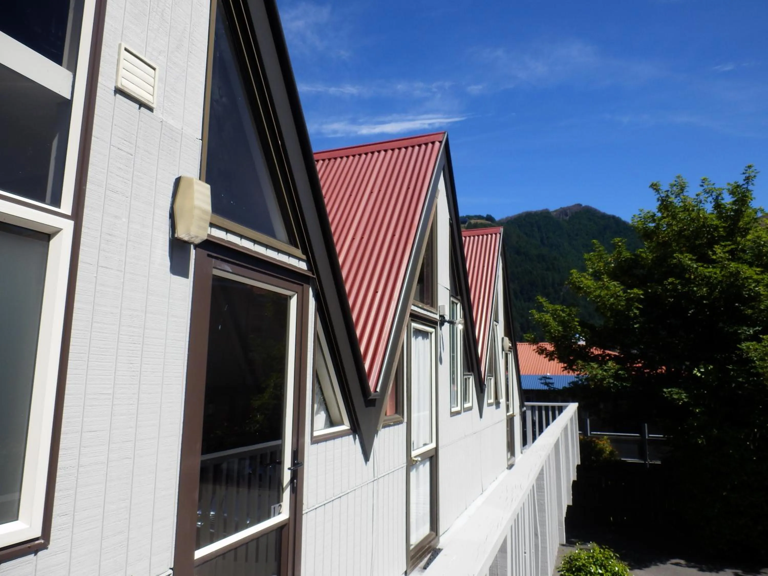 Facade/entrance in Wakatipu View Apartments