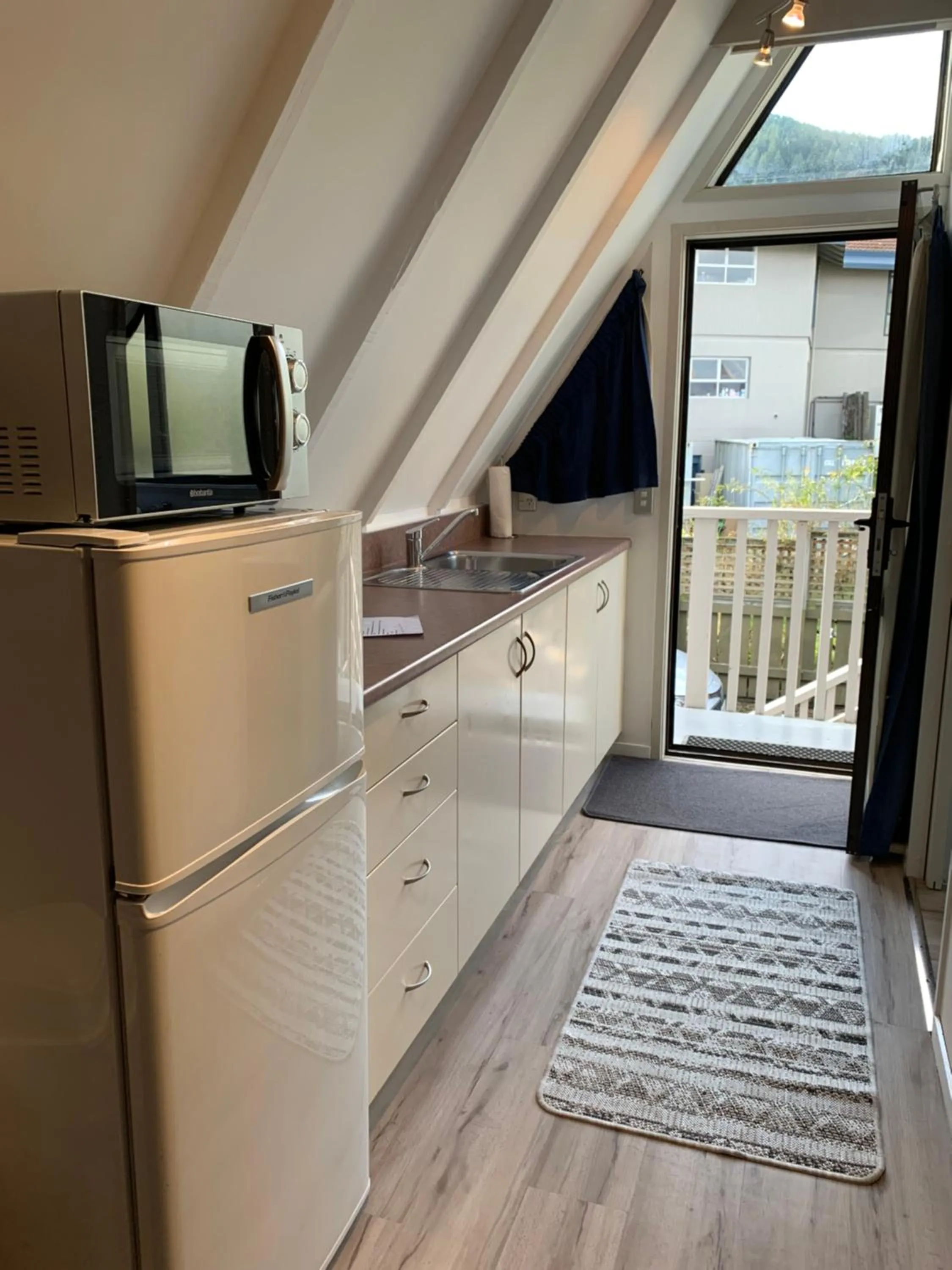 kitchen in Wakatipu View Apartments