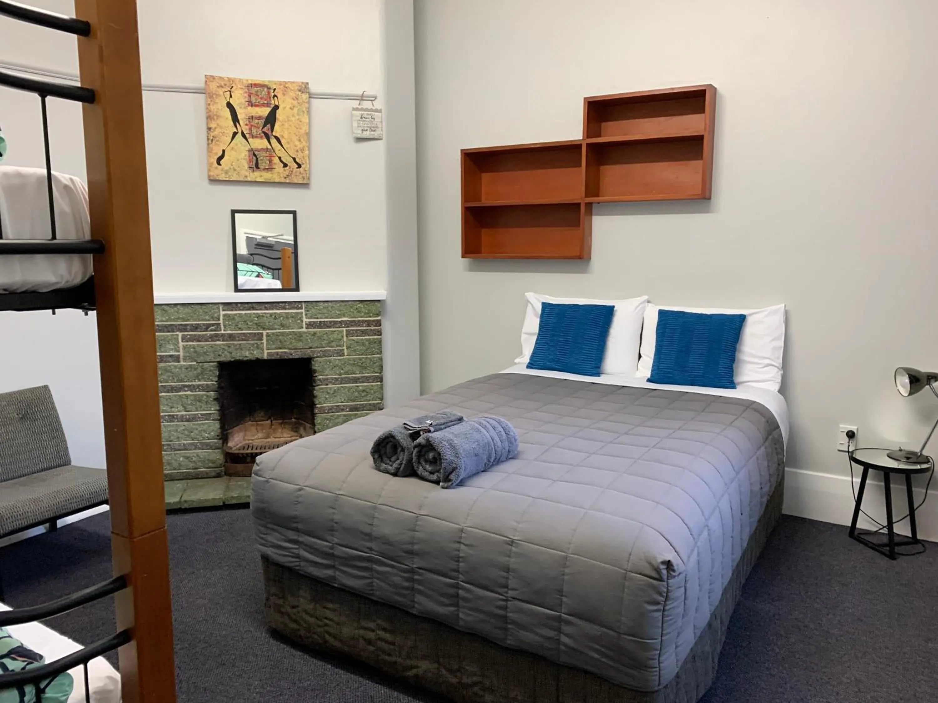 Bed in Thomas's Catlins Lodge and Camp Ground