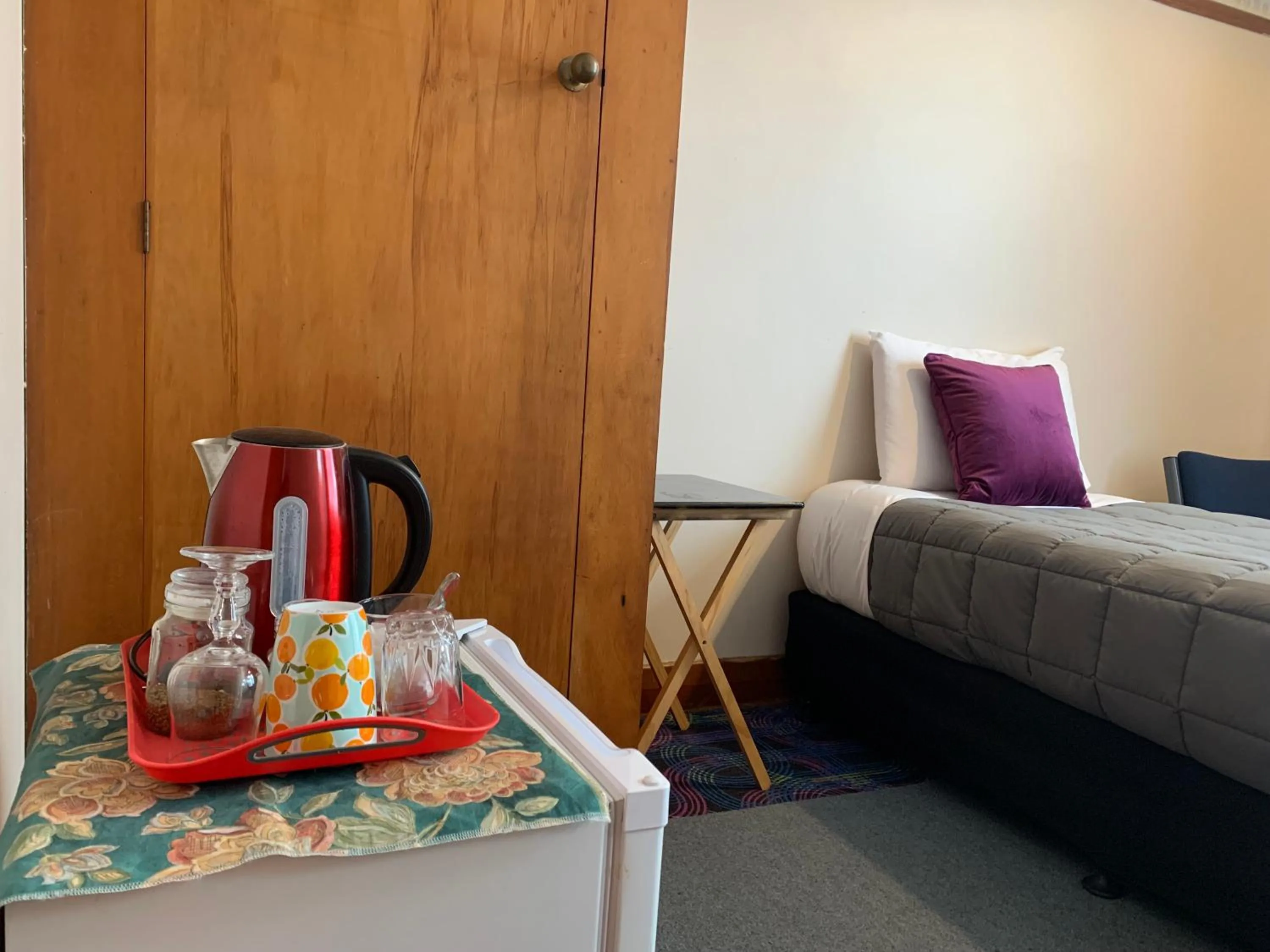 Bed in Thomas's Catlins Lodge and Camp Ground