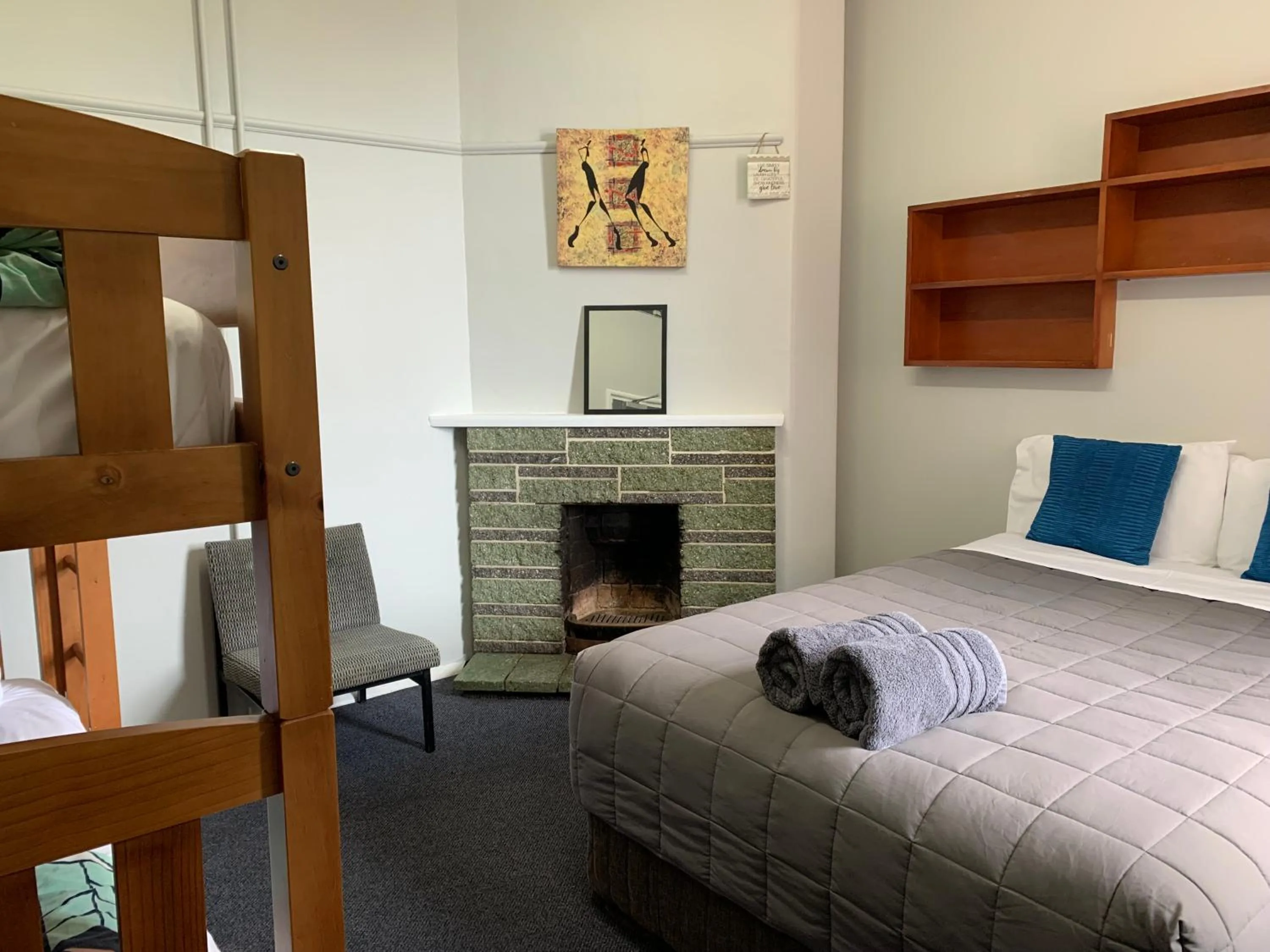 Bed in Thomas's Catlins Lodge and Camp Ground