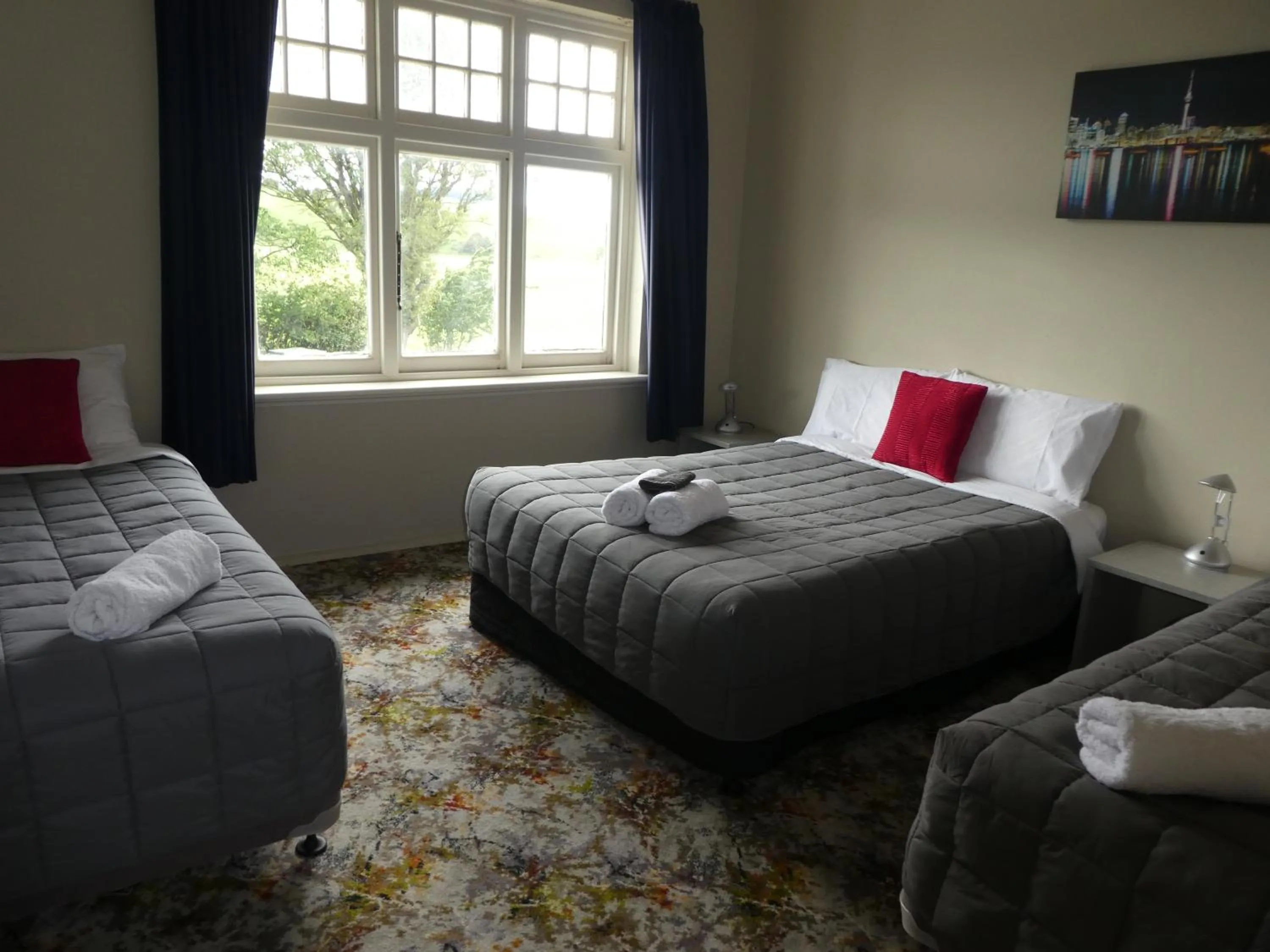 Bed in Thomas's Catlins Lodge and Camp Ground